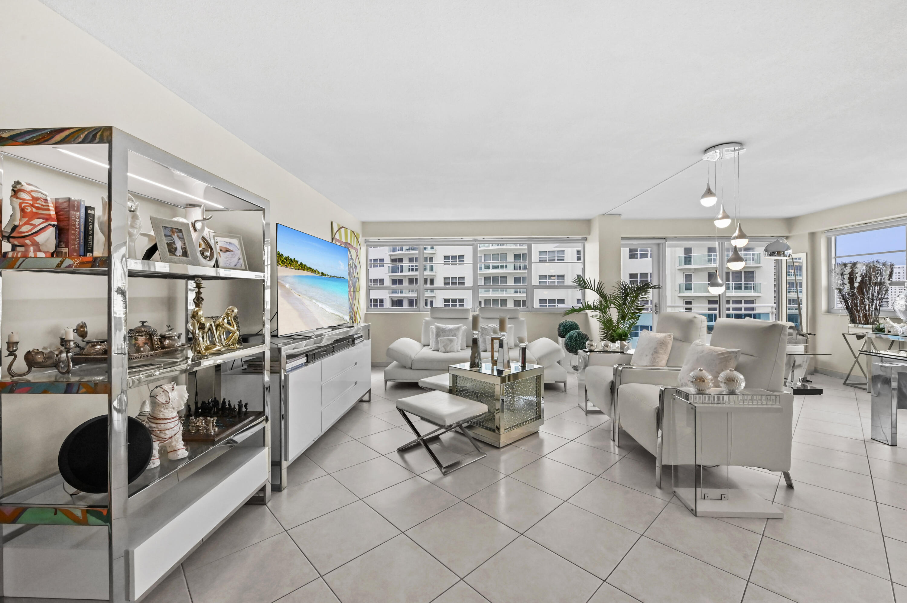 COMMODORE CONDO - Residential