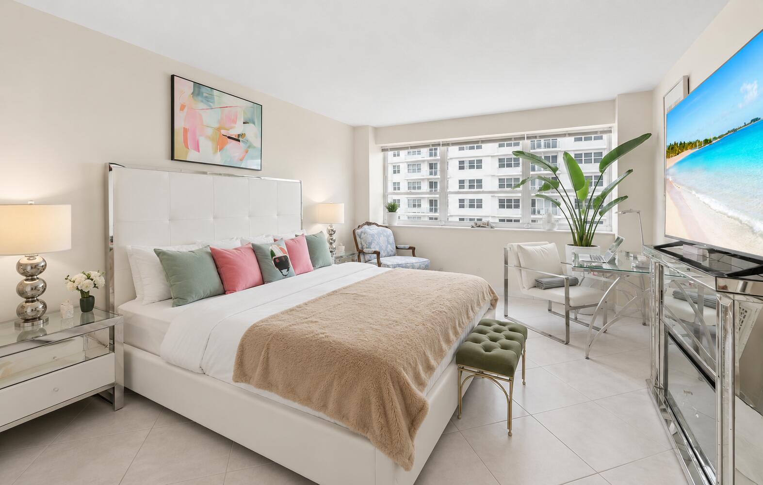 COMMODORE CONDO - Residential
