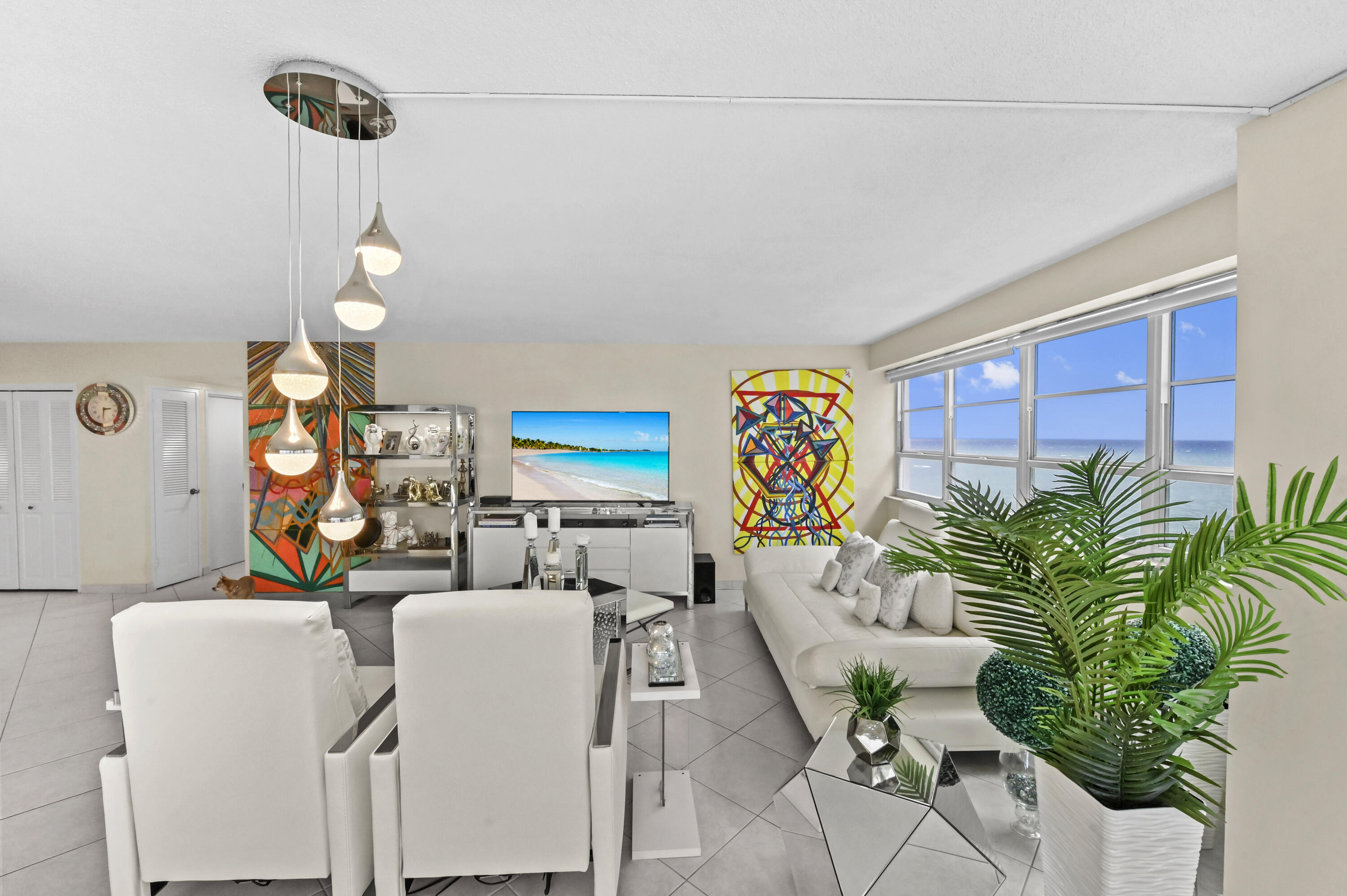 COMMODORE CONDO - Residential