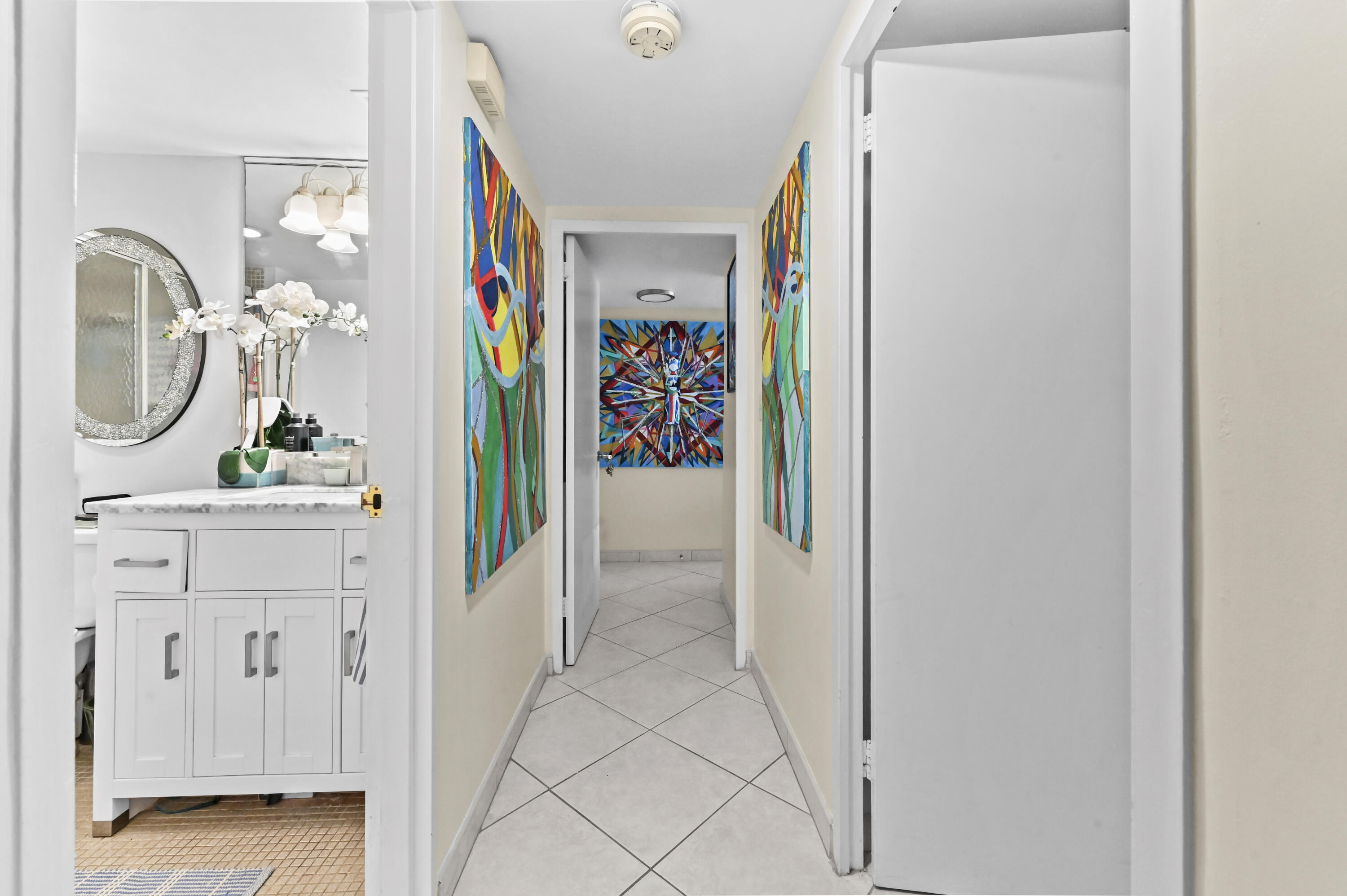 COMMODORE CONDO - Residential