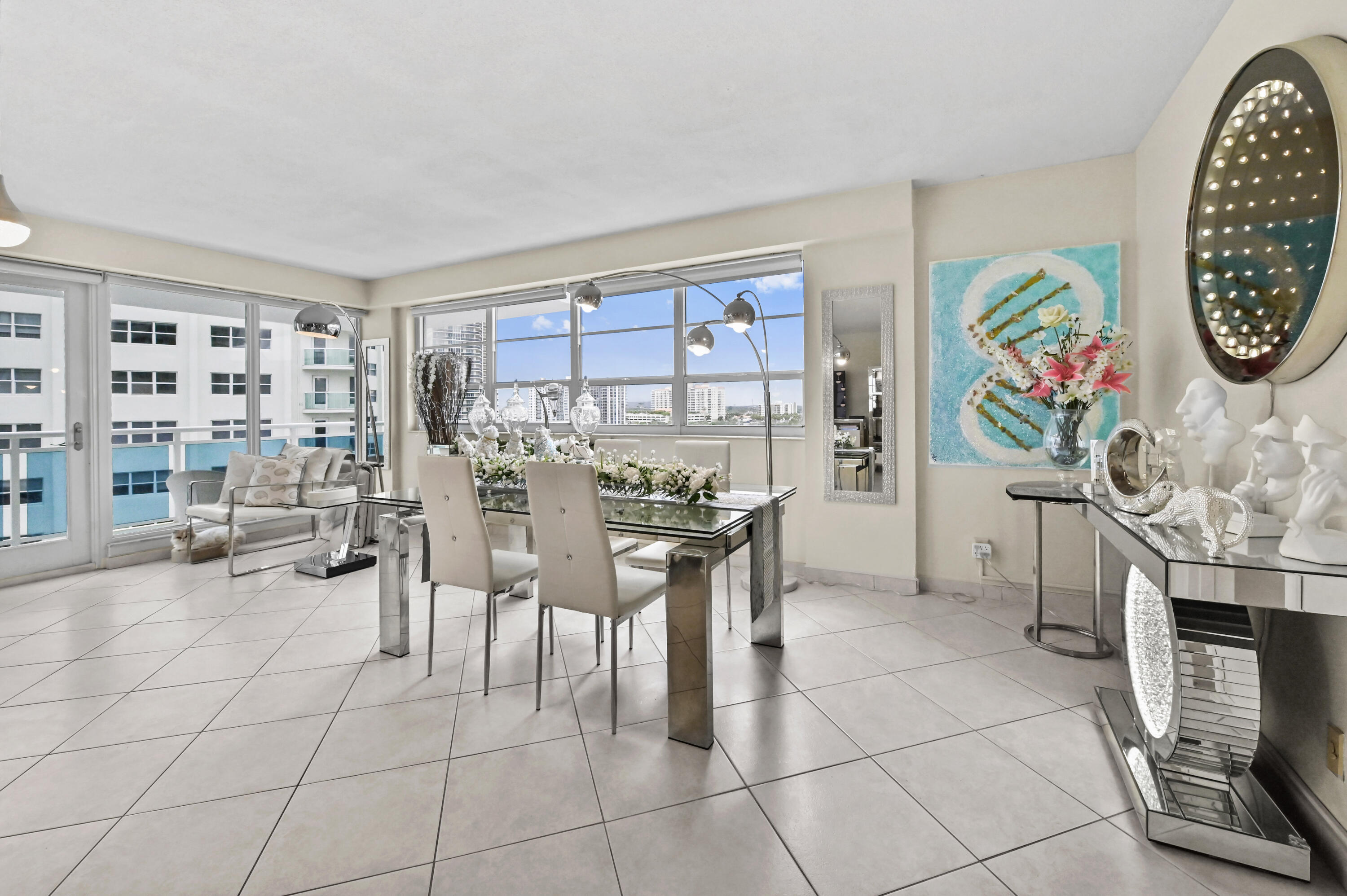COMMODORE CONDO - Residential