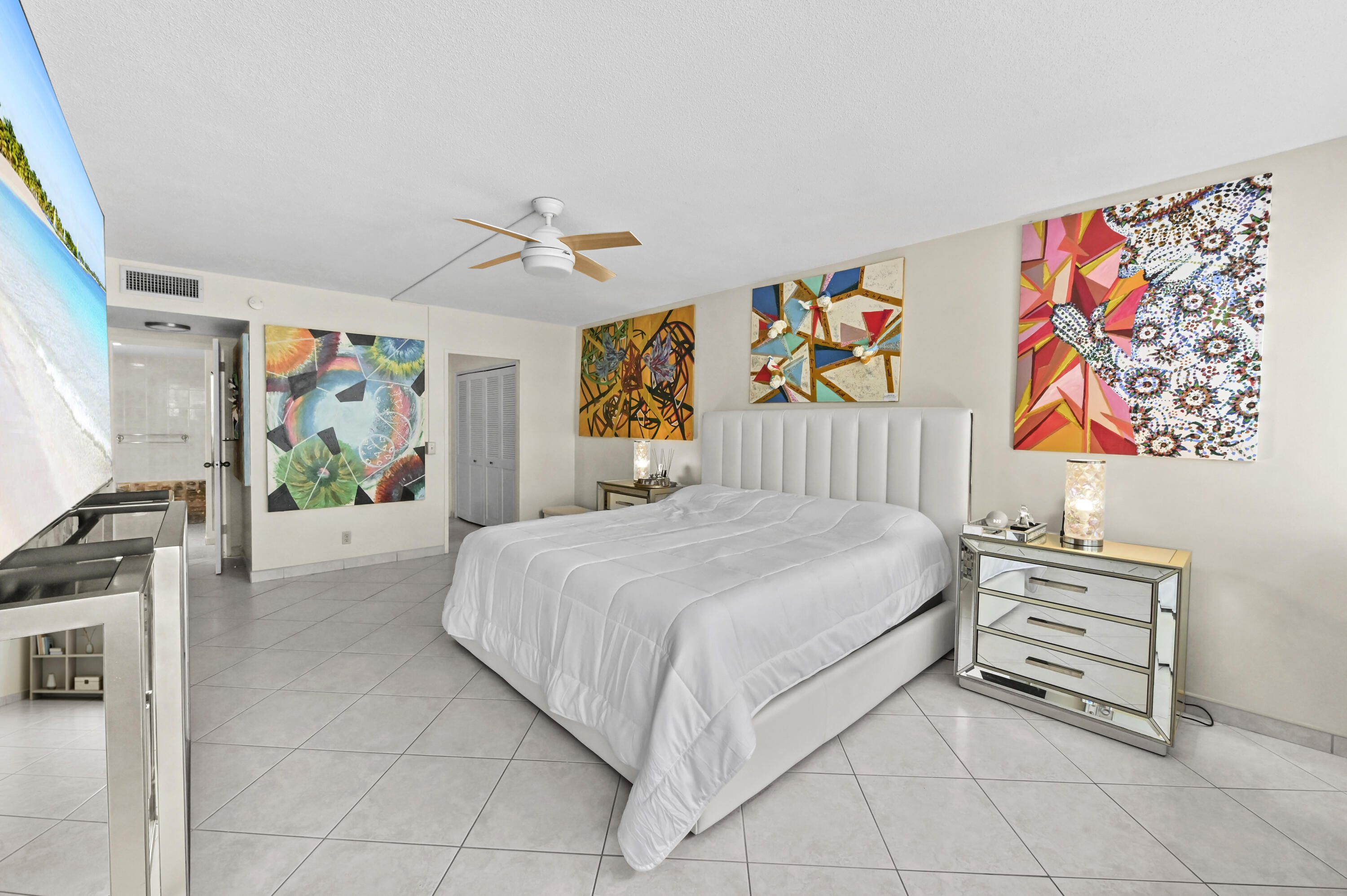 COMMODORE CONDO - Residential