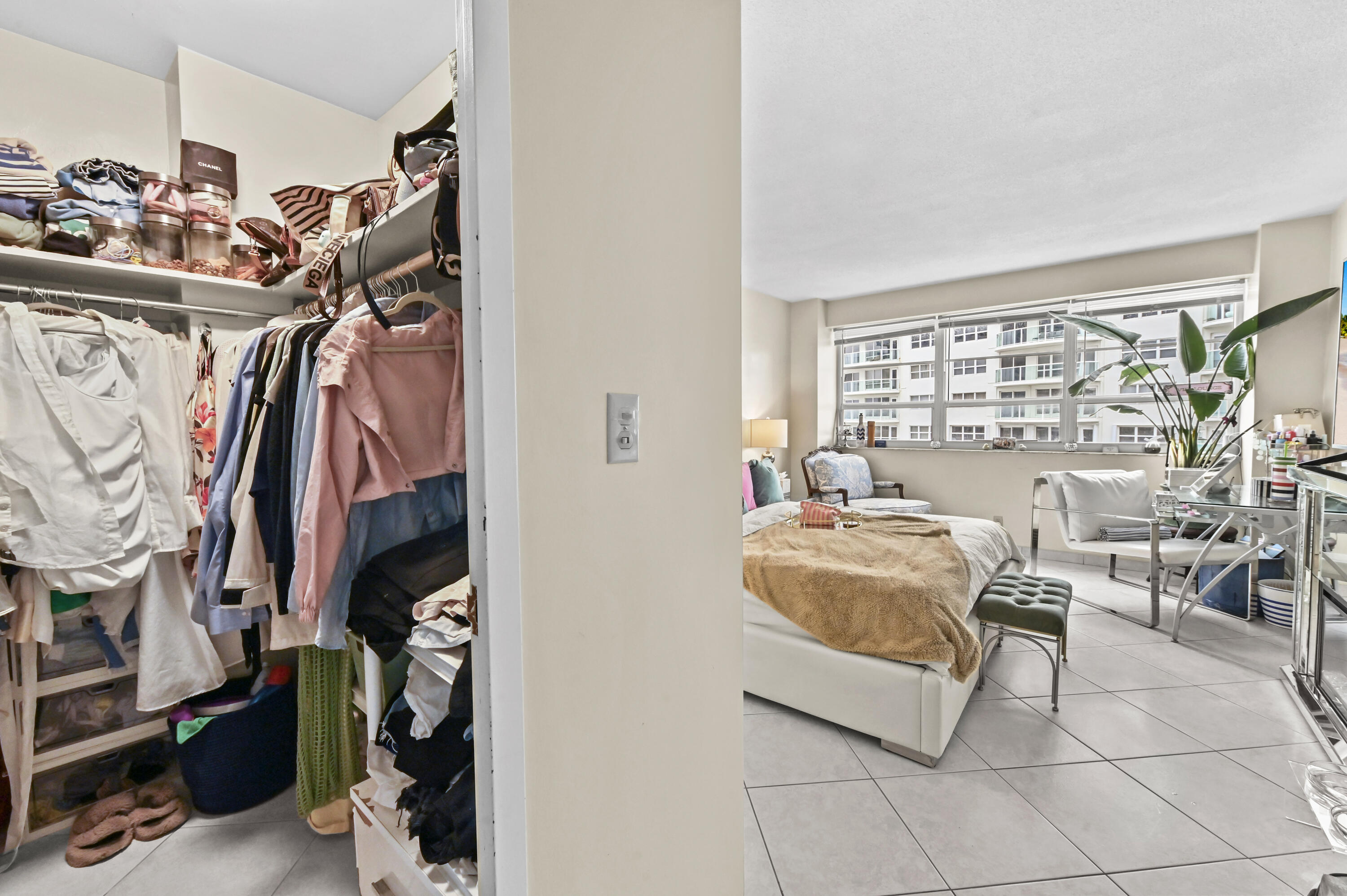 COMMODORE CONDO - Residential