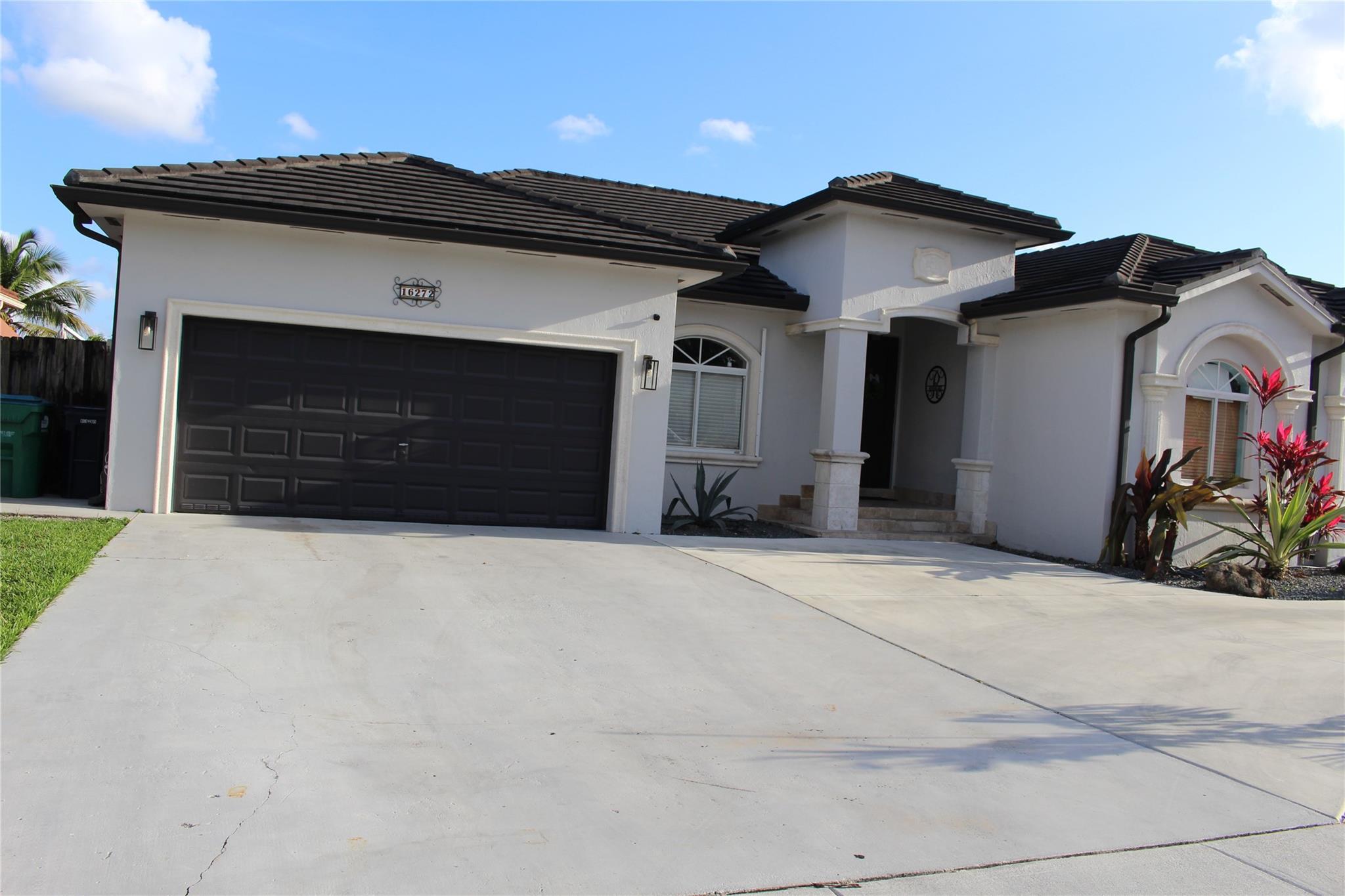 EDEN LAKE ESTATES - Residential