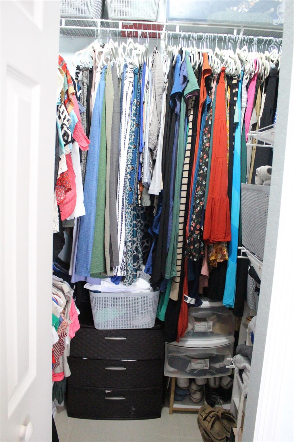 EDEN LAKE ESTATES - Residential