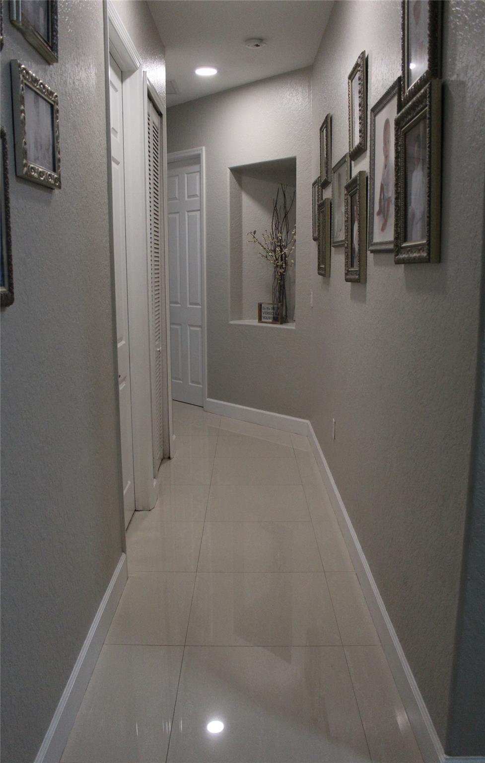 EDEN LAKE ESTATES - Residential