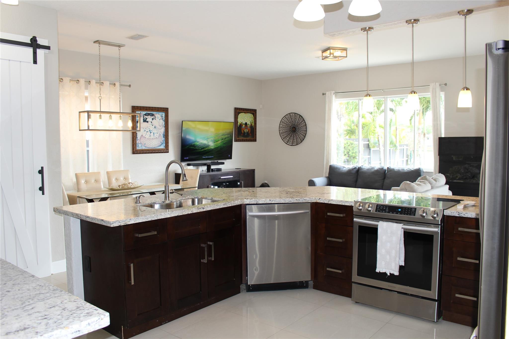 EDEN LAKE ESTATES - Residential