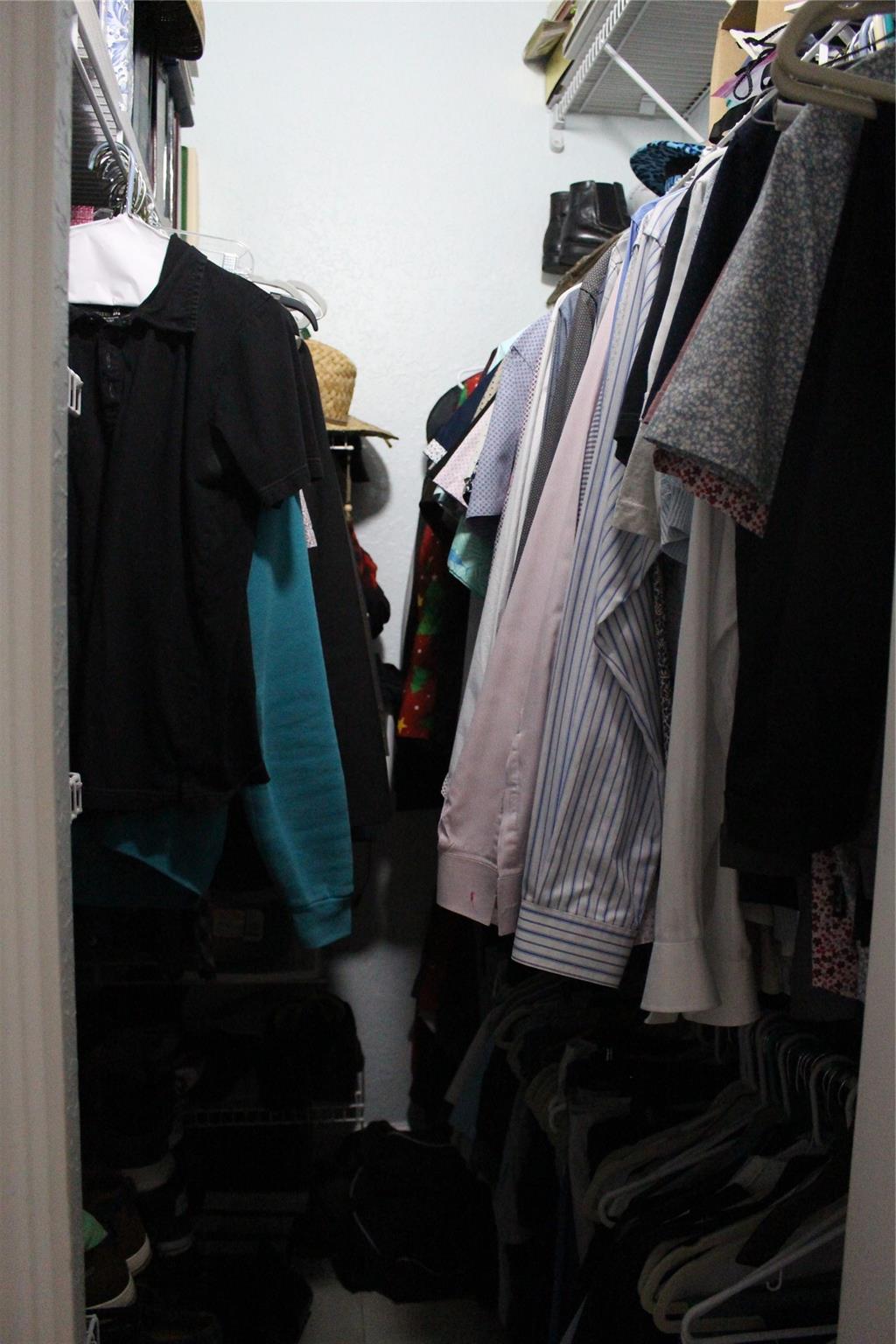 EDEN LAKE ESTATES - Residential