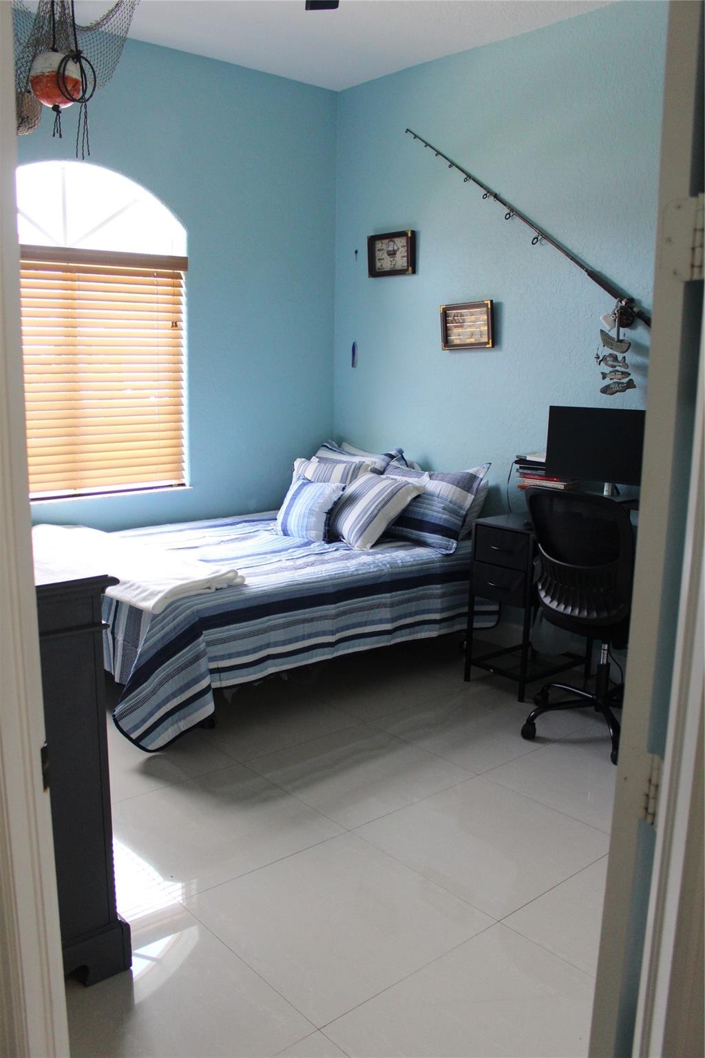 EDEN LAKE ESTATES - Residential