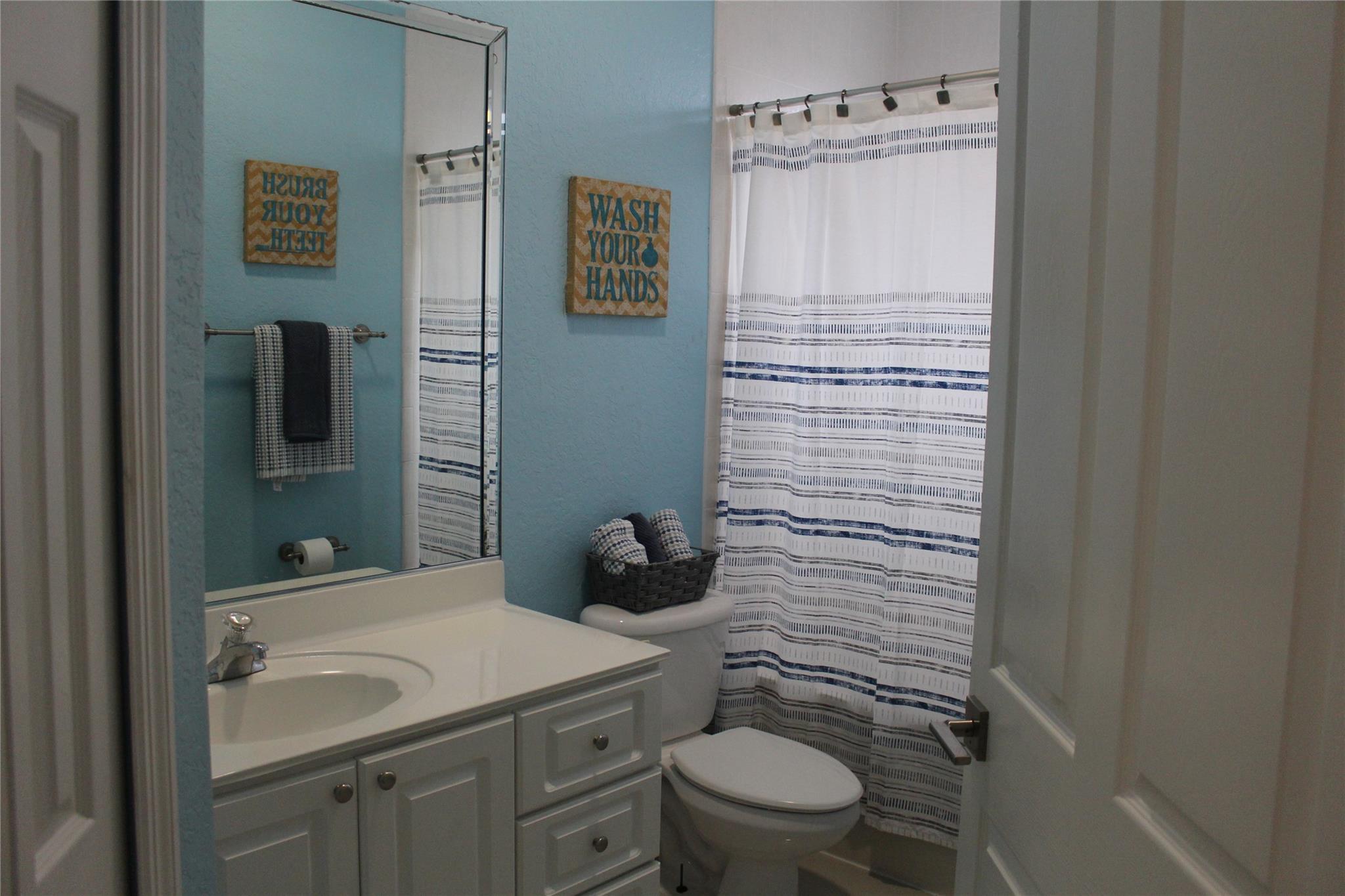 EDEN LAKE ESTATES - Residential