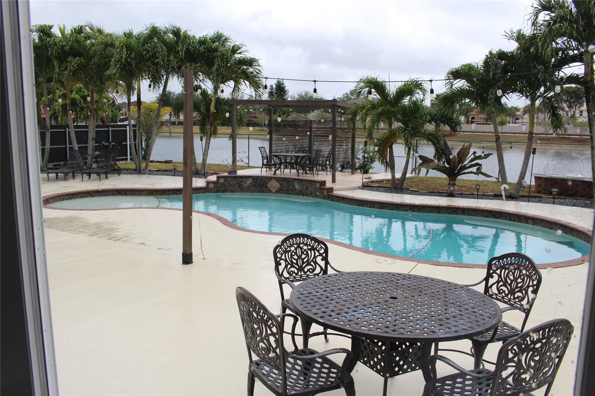 EDEN LAKE ESTATES - Residential