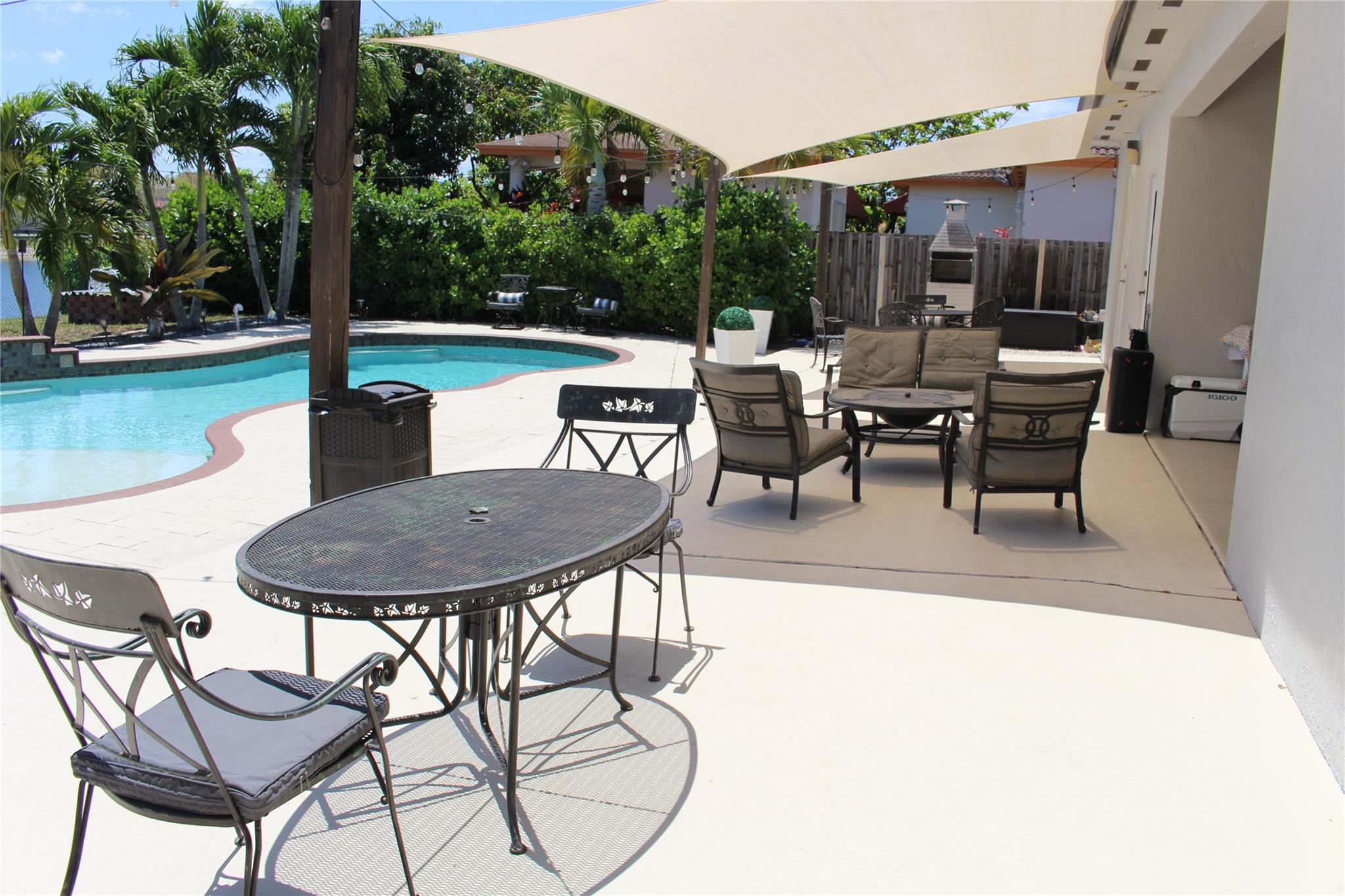 EDEN LAKE ESTATES - Residential