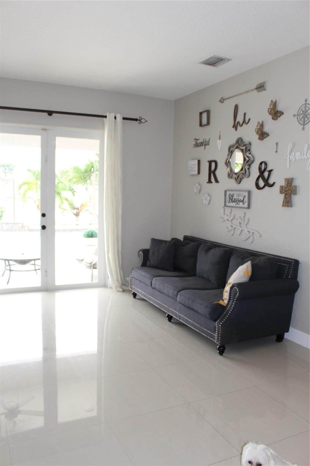 EDEN LAKE ESTATES - Residential