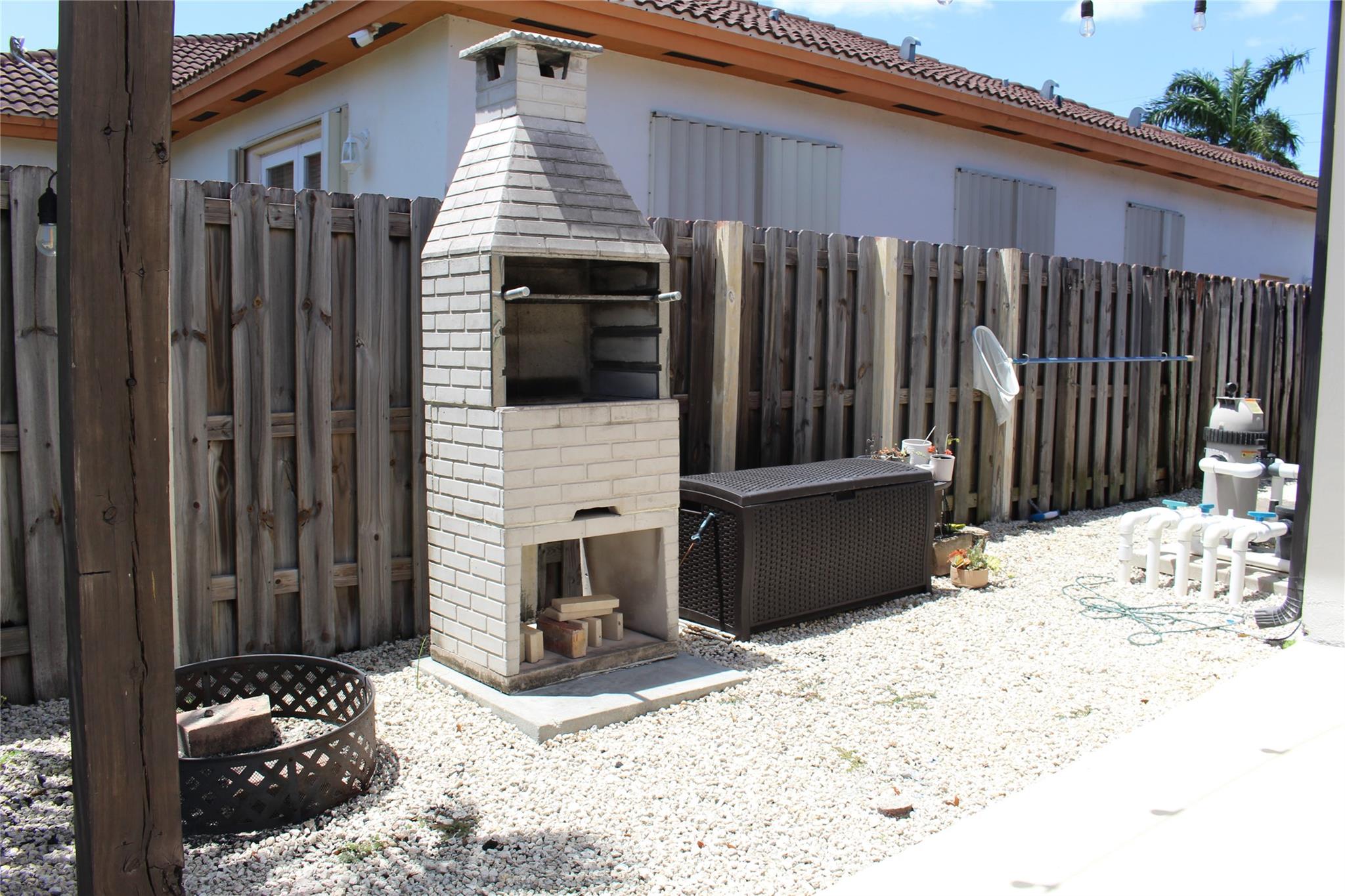 EDEN LAKE ESTATES - Residential