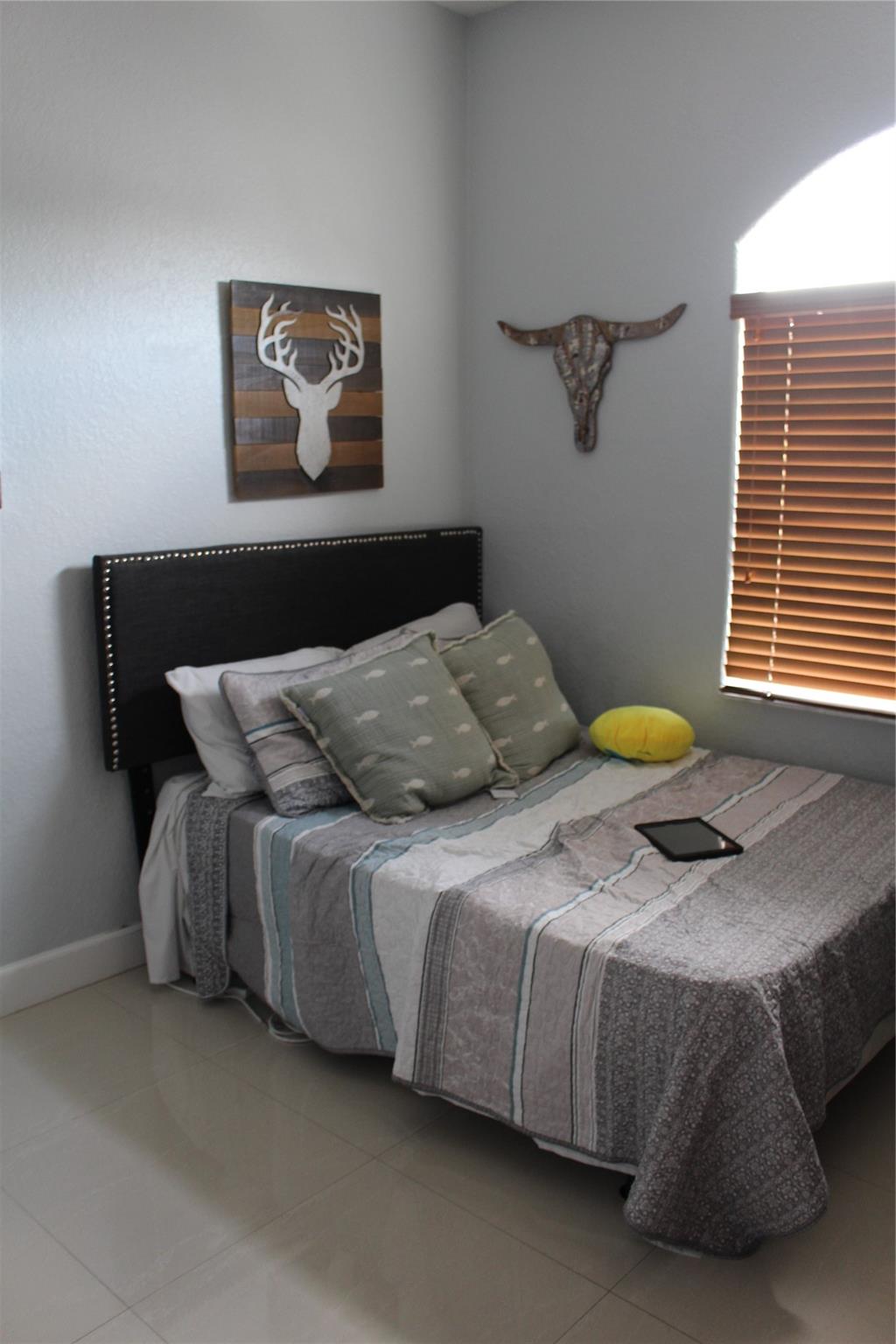 EDEN LAKE ESTATES - Residential