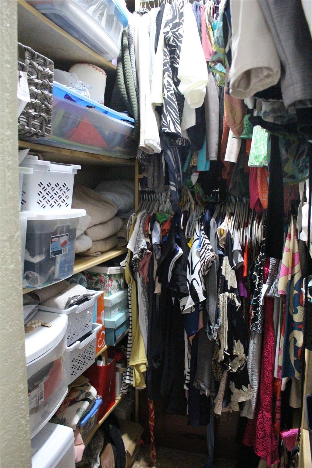 EDEN LAKE ESTATES - Residential