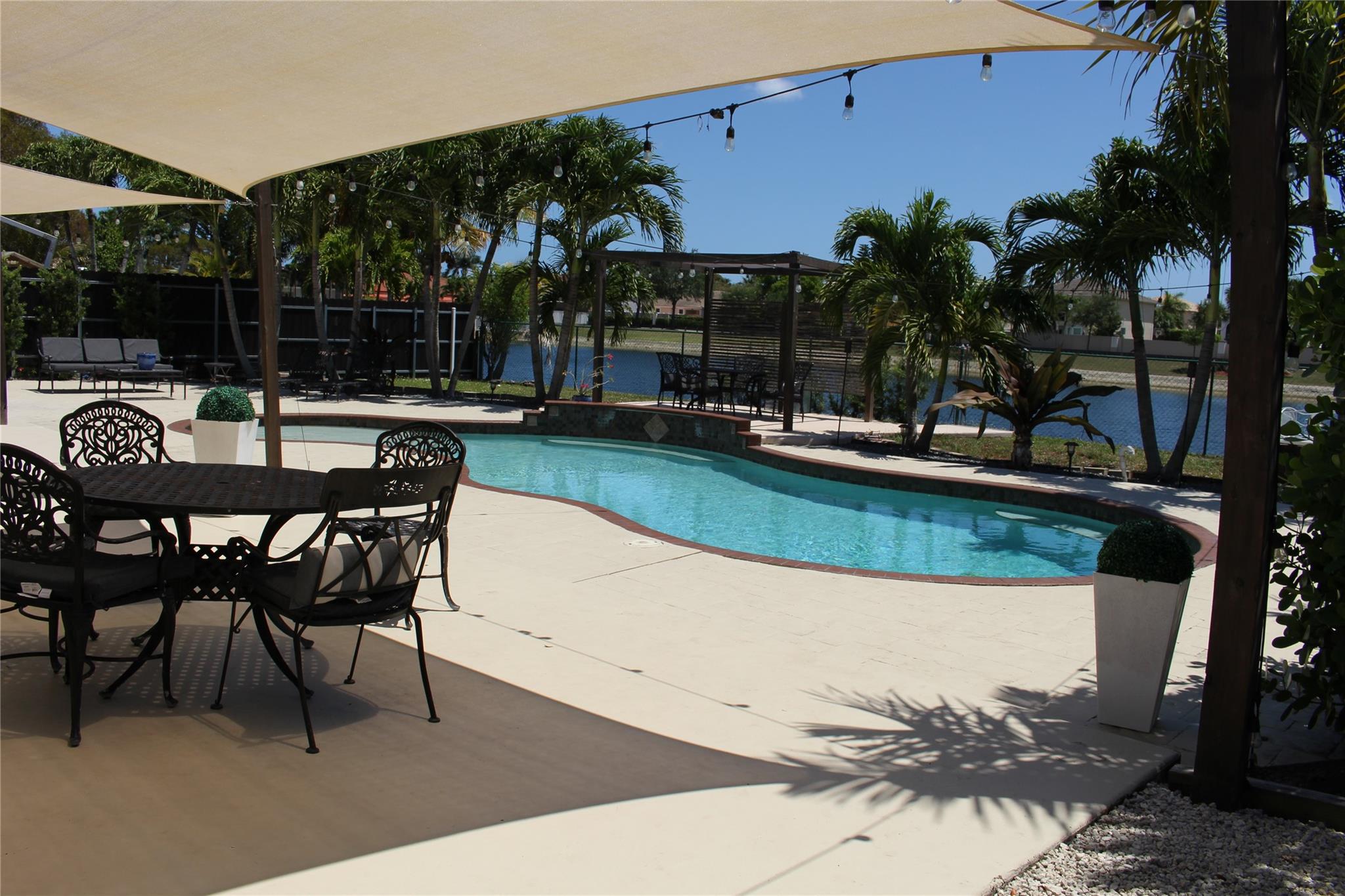 EDEN LAKE ESTATES - Residential