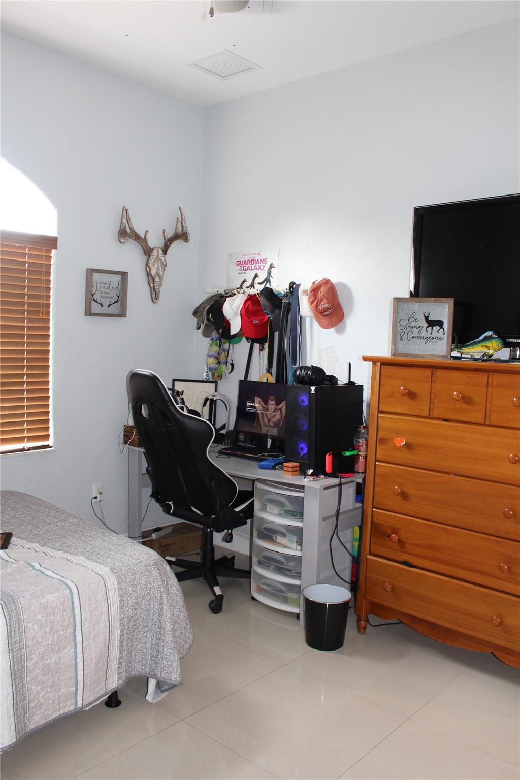 EDEN LAKE ESTATES - Residential