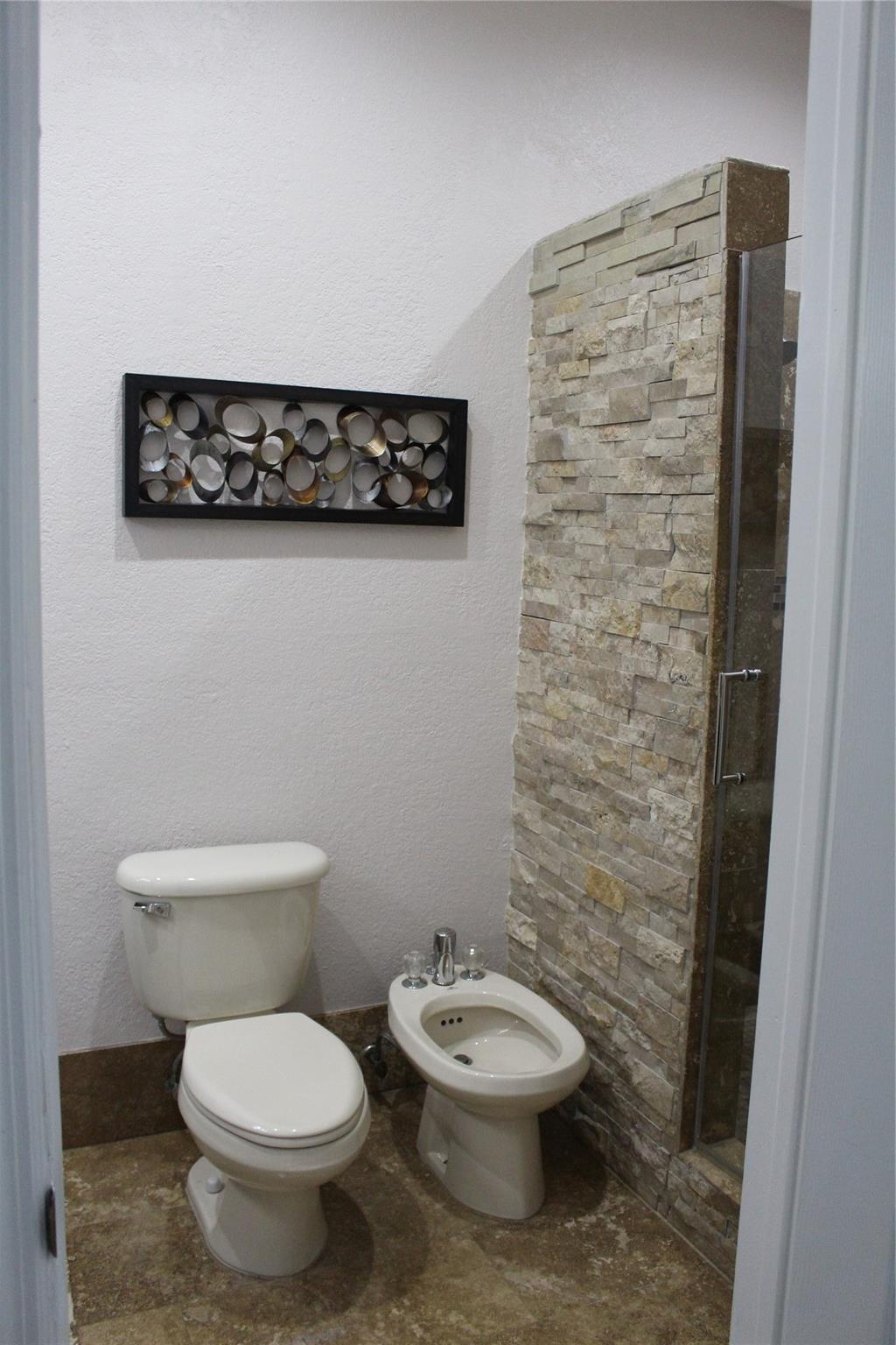 EDEN LAKE ESTATES - Residential