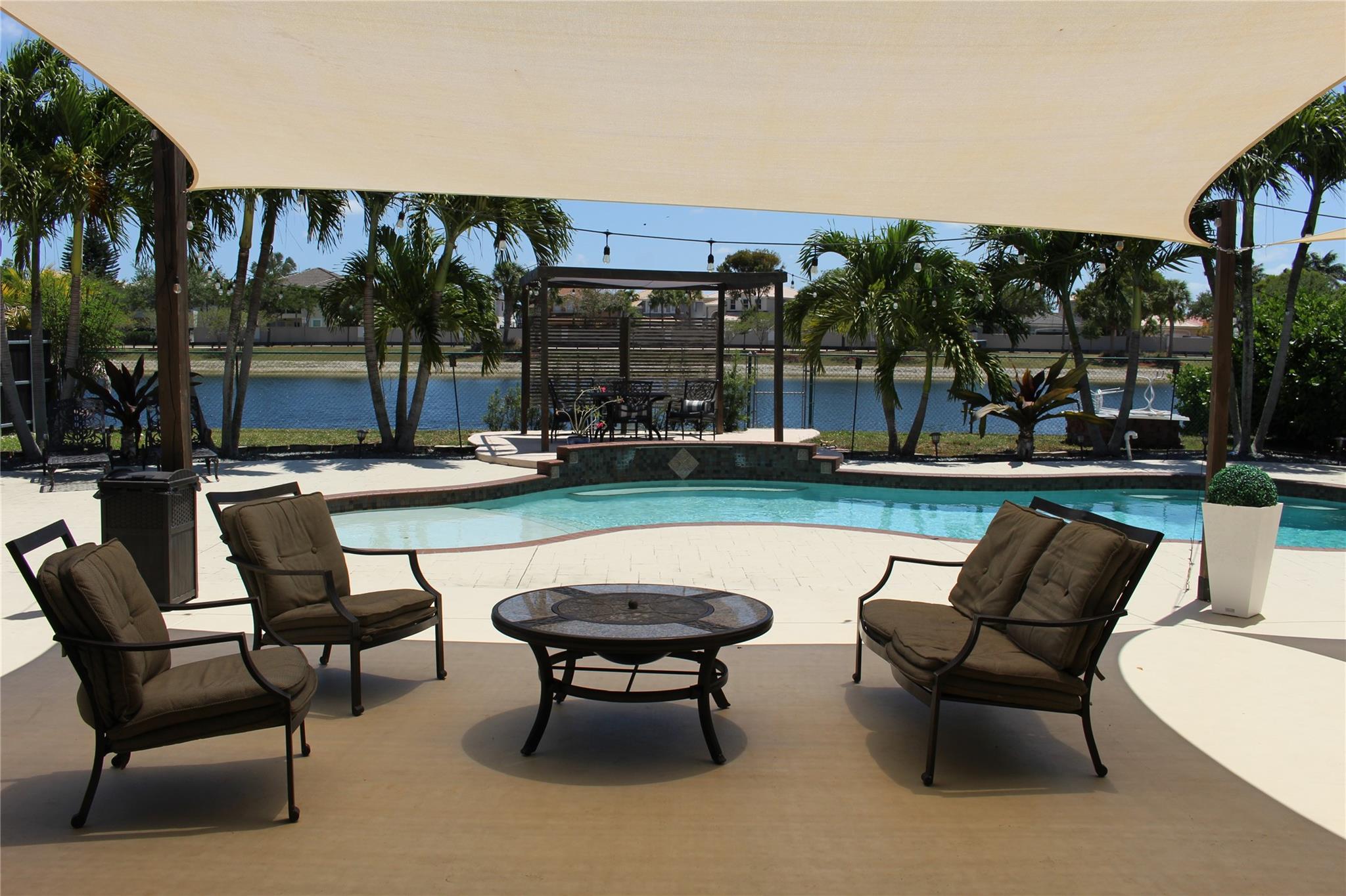 EDEN LAKE ESTATES - Residential