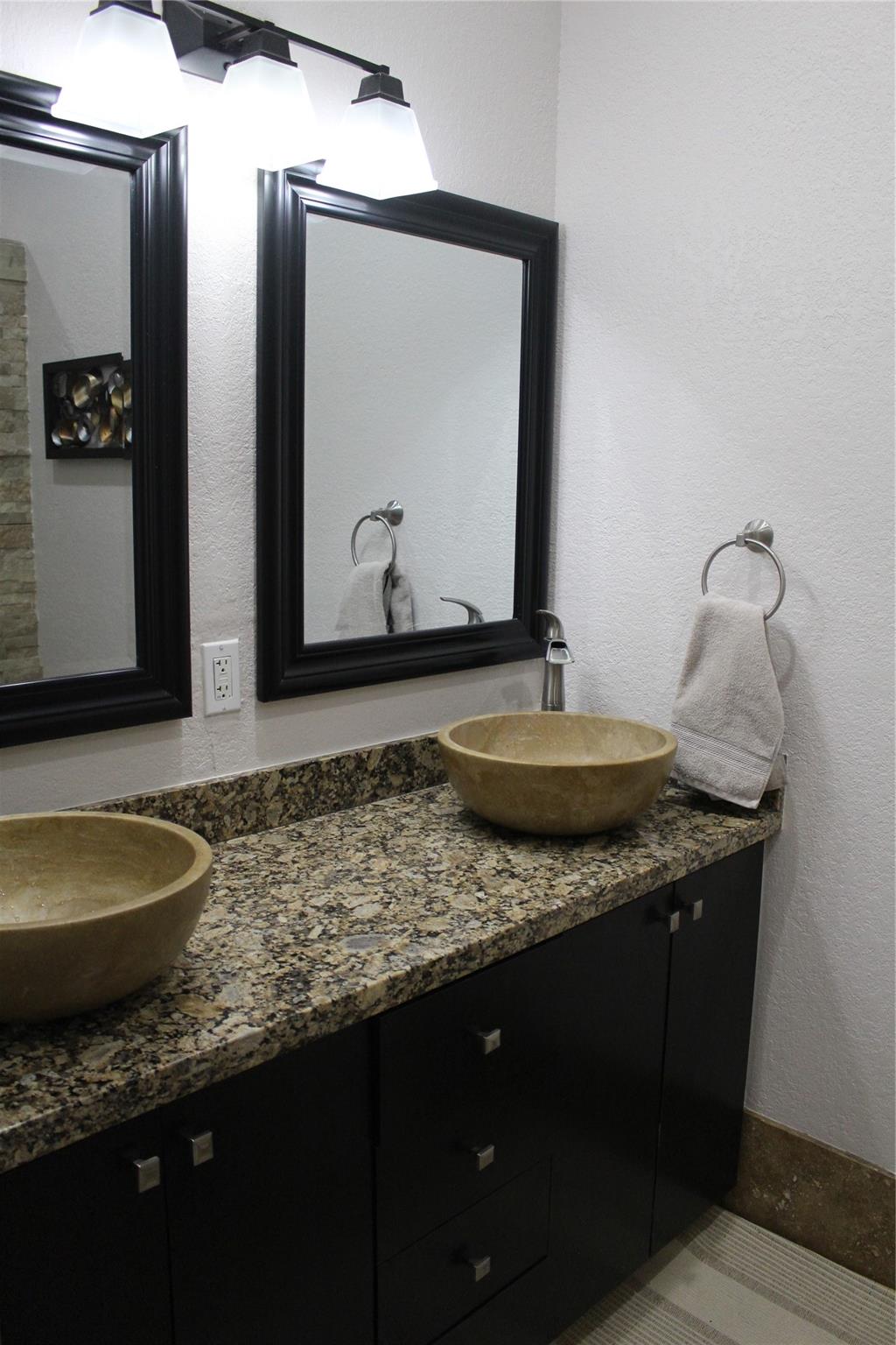 EDEN LAKE ESTATES - Residential