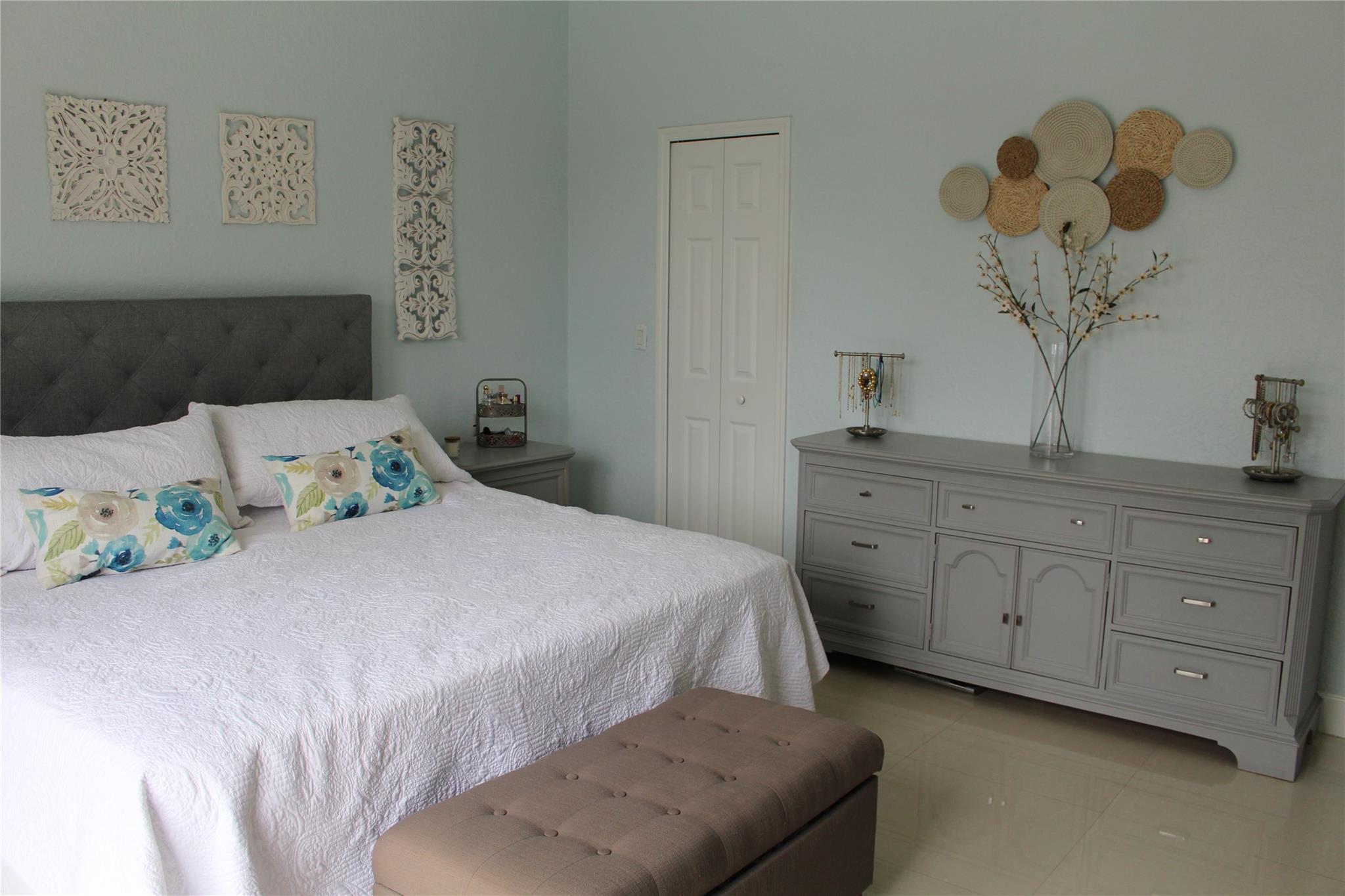 EDEN LAKE ESTATES - Residential