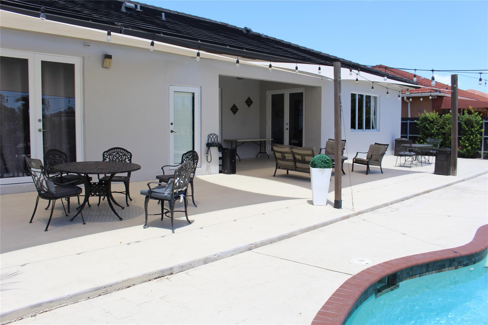 EDEN LAKE ESTATES - Residential