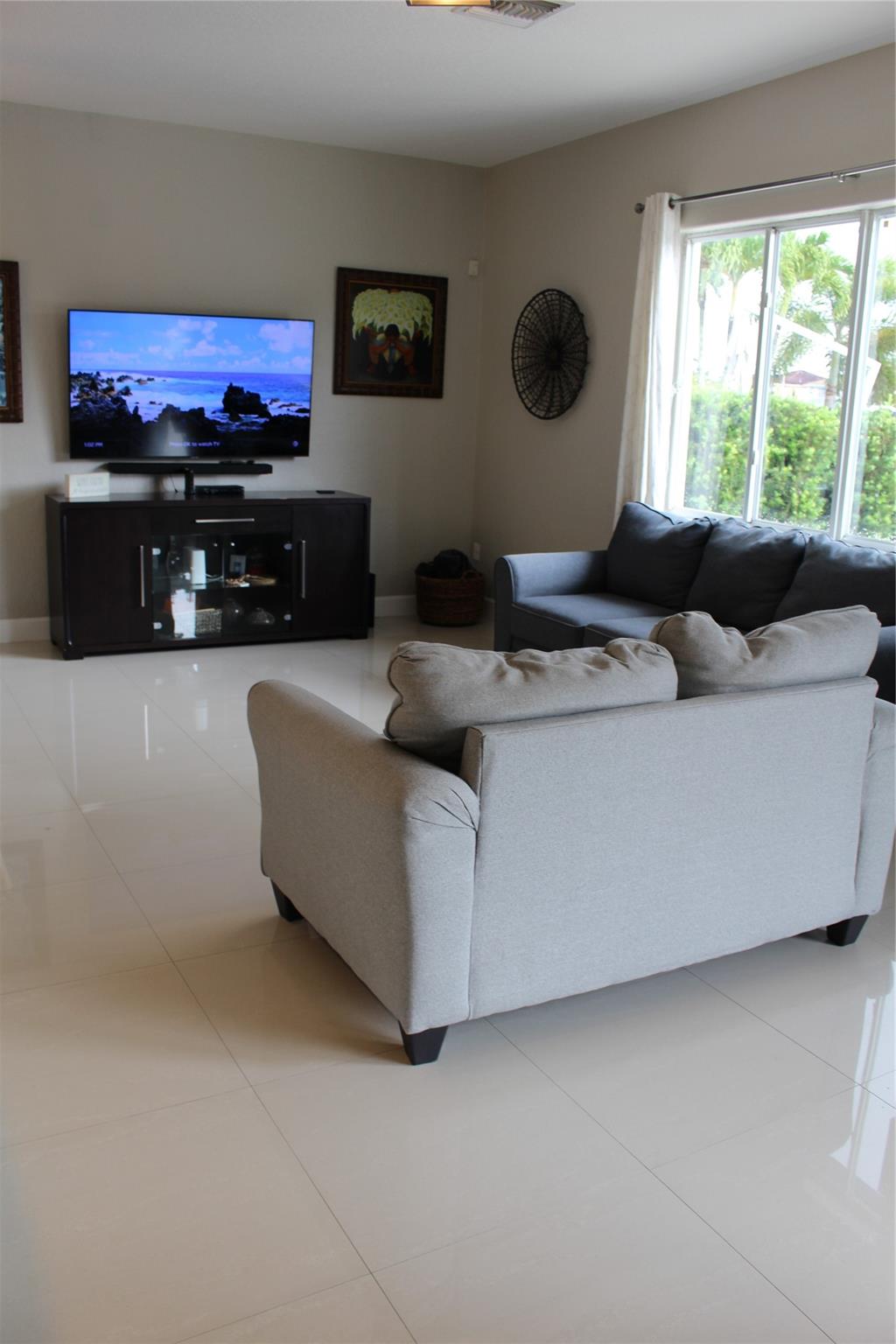 EDEN LAKE ESTATES - Residential