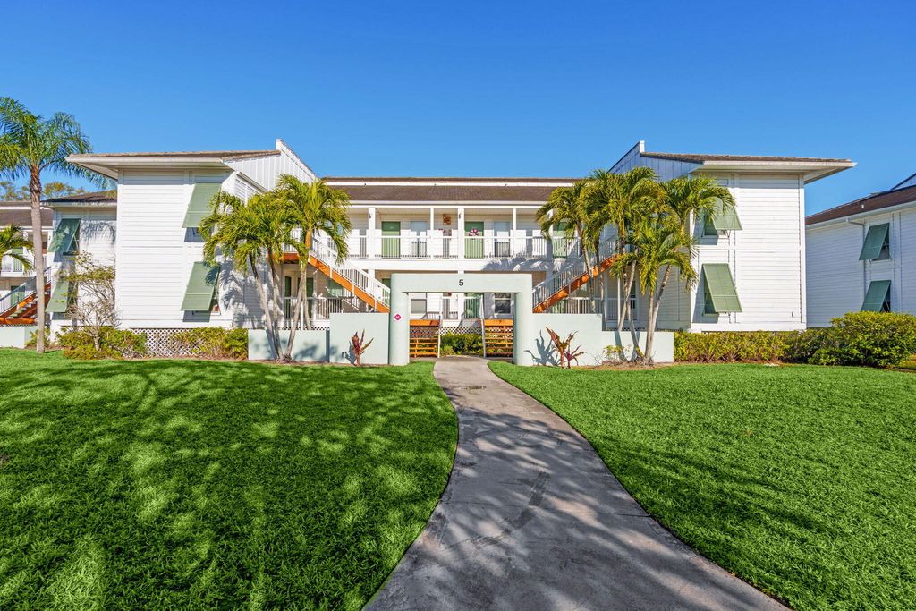 Photo of 271 Cypress Point Drive, Palm Beach Gardens, FL 33418 (MLS # R11162080)