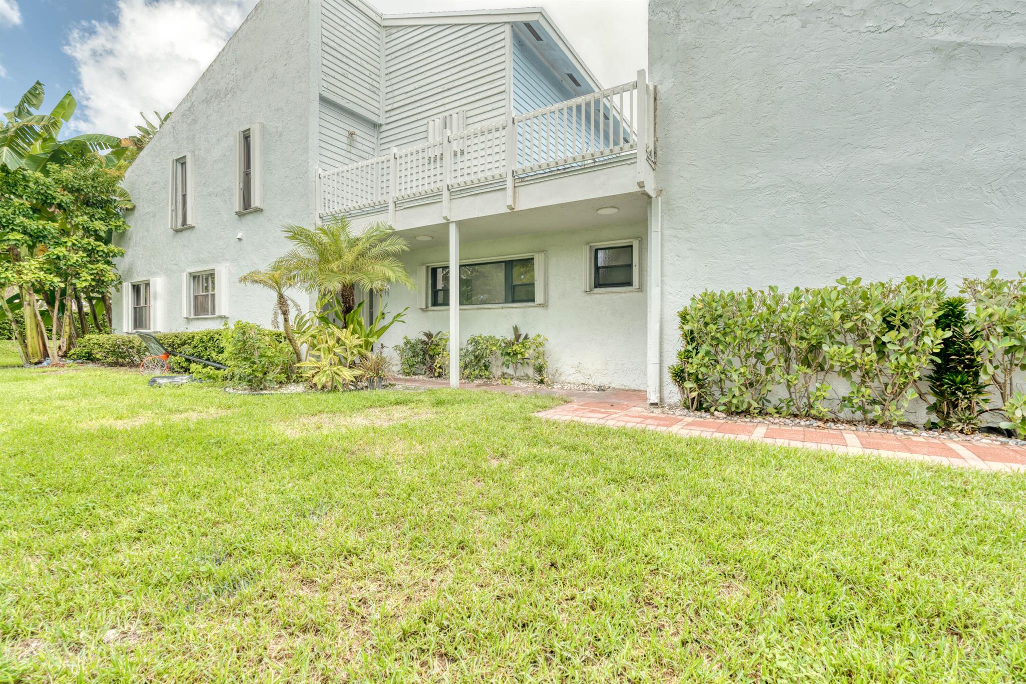 FAIRWAYS AT ROYAL PALM BE - Residential