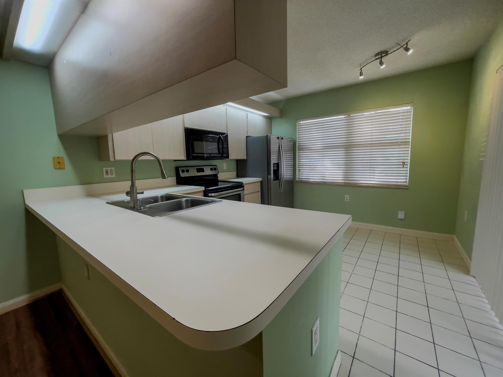 STAMFORD AT ROYAL PALM BE - Residential Lease