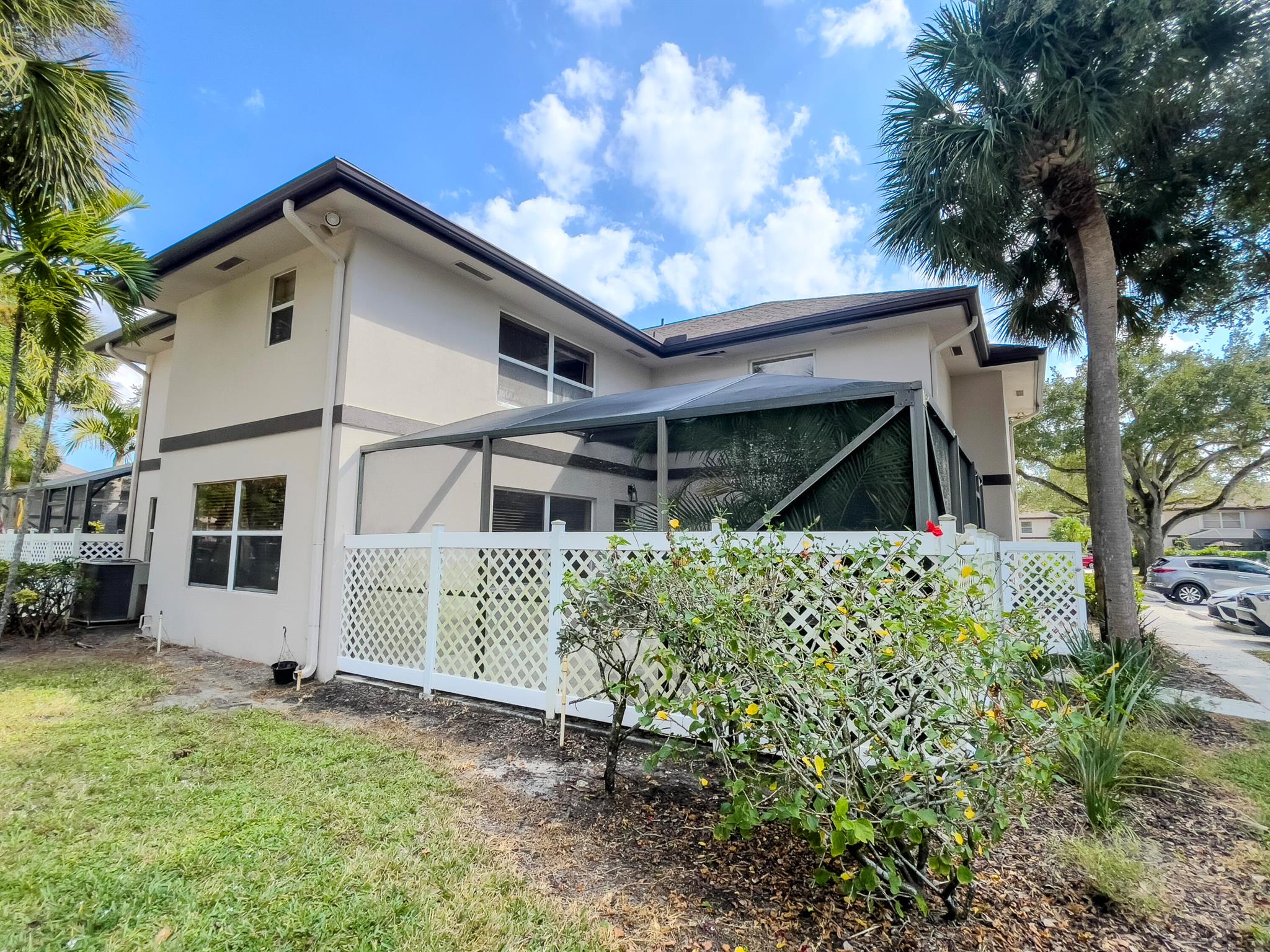 STAMFORD AT ROYAL PALM BE - Residential Lease