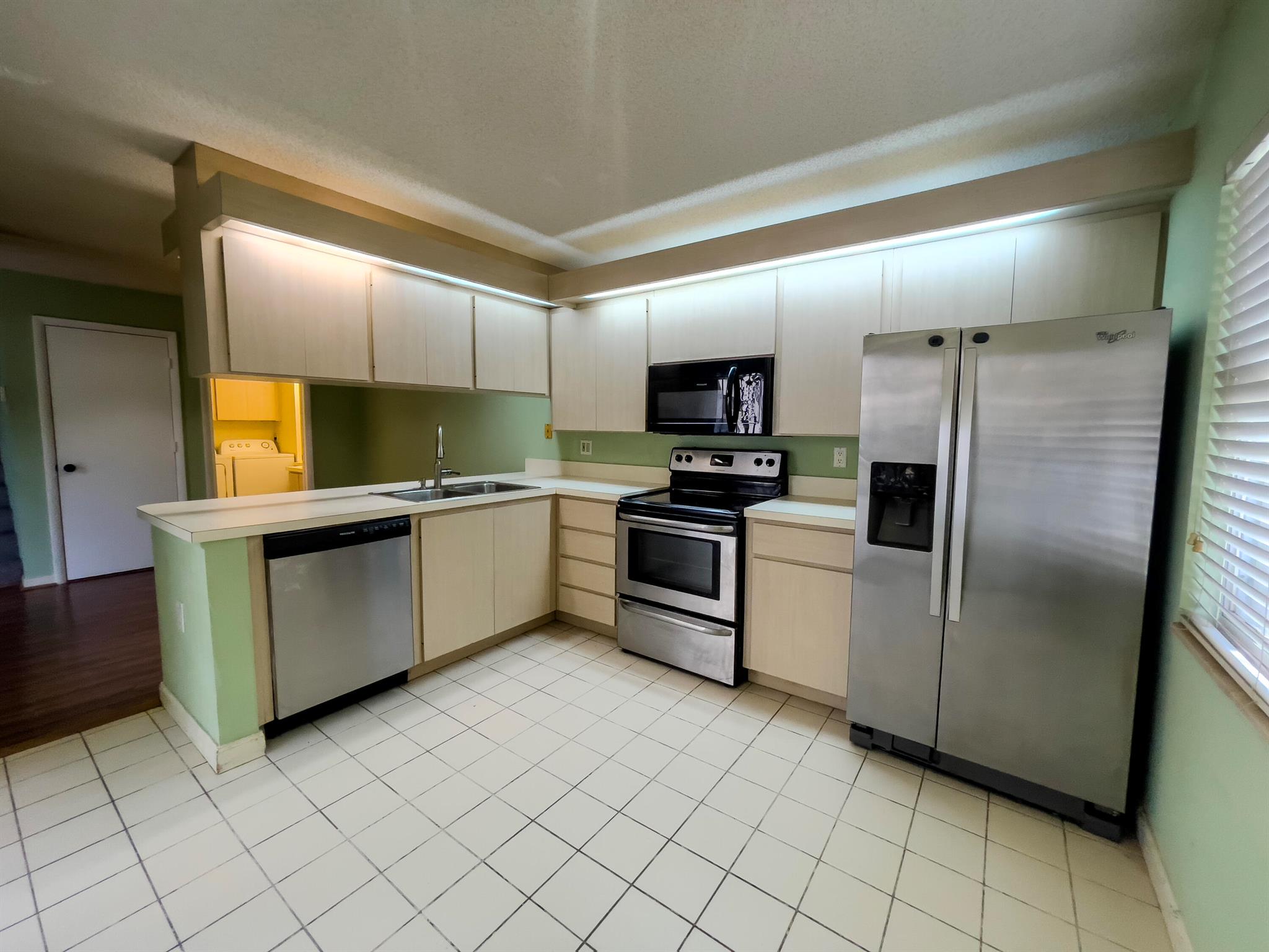 STAMFORD AT ROYAL PALM BE - Residential Lease