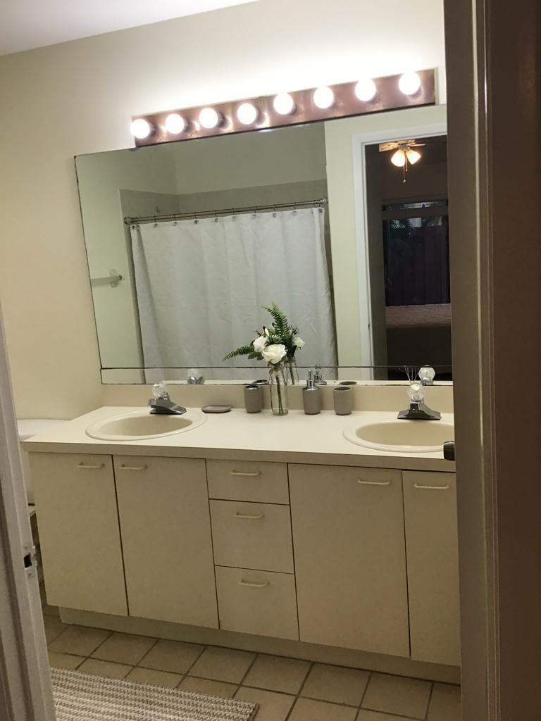 GREENVIEW SHORES 2 OF WELLINGTON - Residential Lease