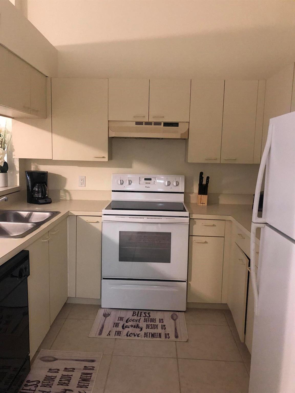 GREENVIEW SHORES 2 OF WELLINGTON - Residential Lease