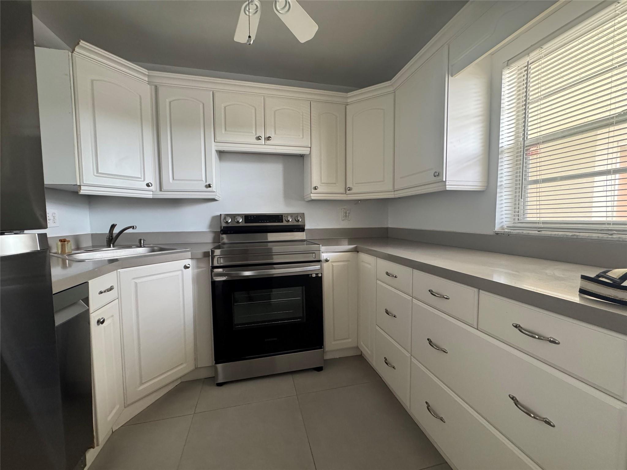 Poinciana #10 Pine Island - Residential Lease