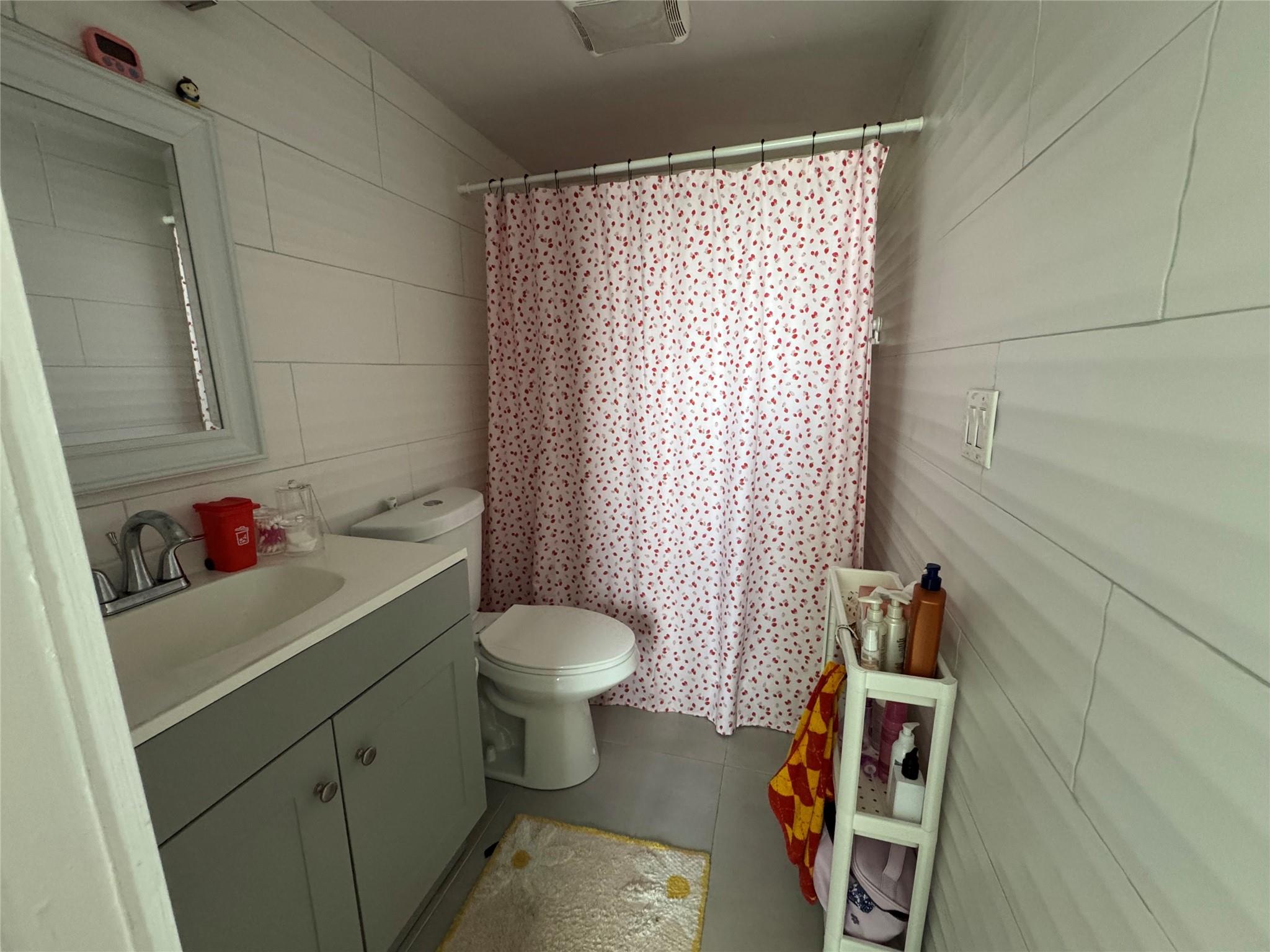 Poinciana #10 Pine Island - Residential Lease