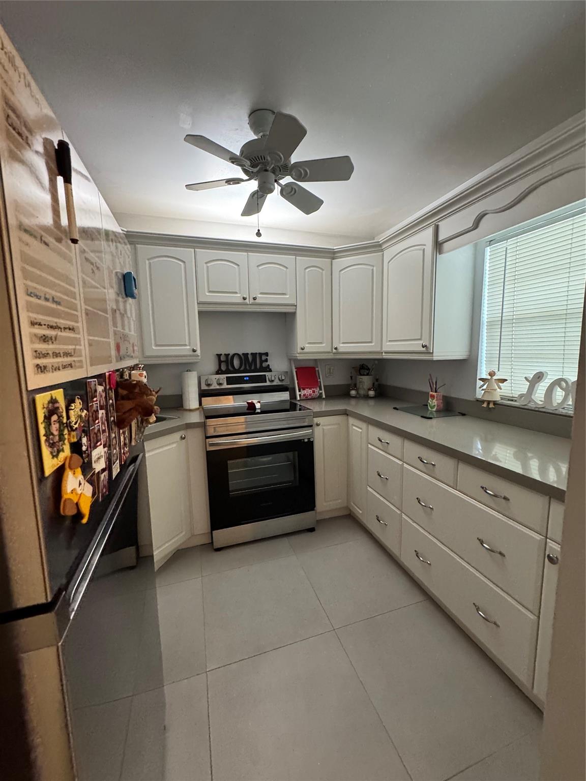 Completely renovated 2-bedroom, 2-bath residence featuring stunning lake views and tile flooring throughout. Located in a pet-friendly community (pets up to 20 lbs). The building offers two elevators for added convenience. Situated in the heart of Davie, a city well-known for its excellent schools and family-friendly atmosphere.
Association requires 650 or higher credit score. Per Association: No Commercial Vehicles, No Pickup Trucks $100 App Fee to Assoc for each non-married Adult 18yrs of age