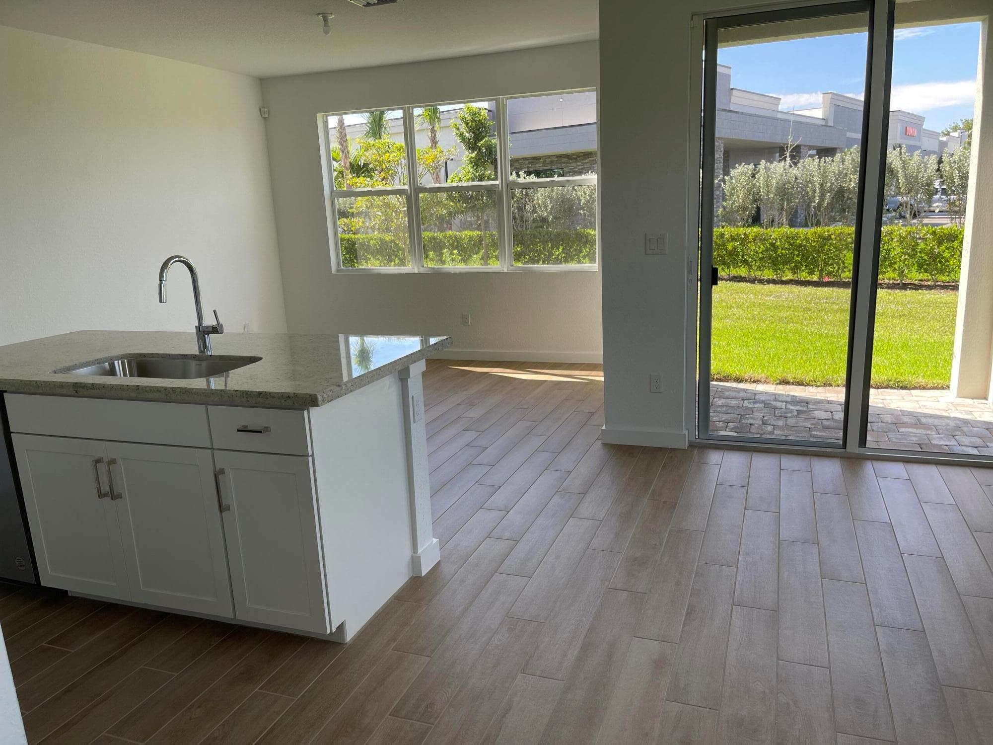 TOWN COMMONS PUD REPLAT - Residential Lease