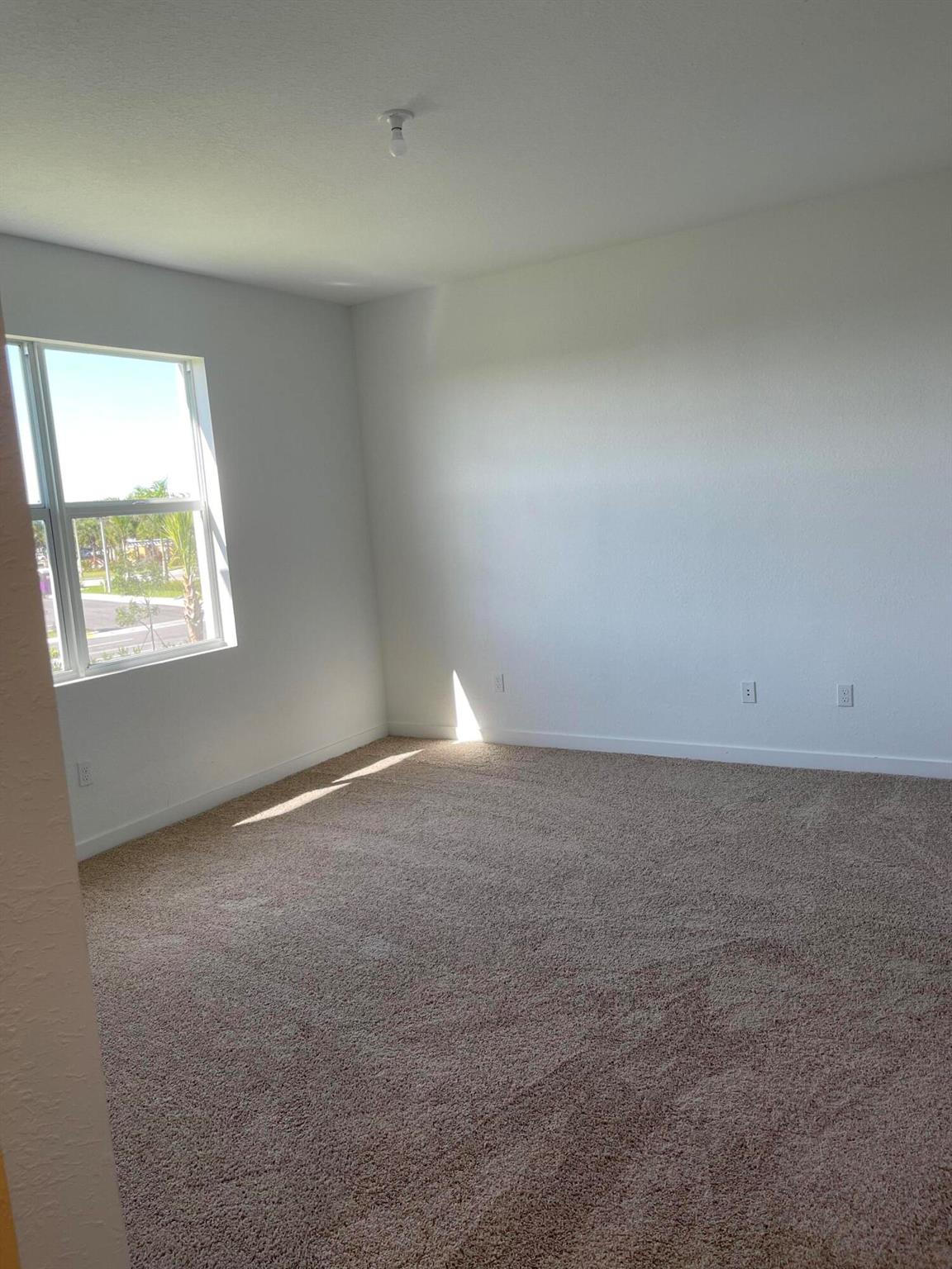 TOWN COMMONS PUD REPLAT - Residential Lease