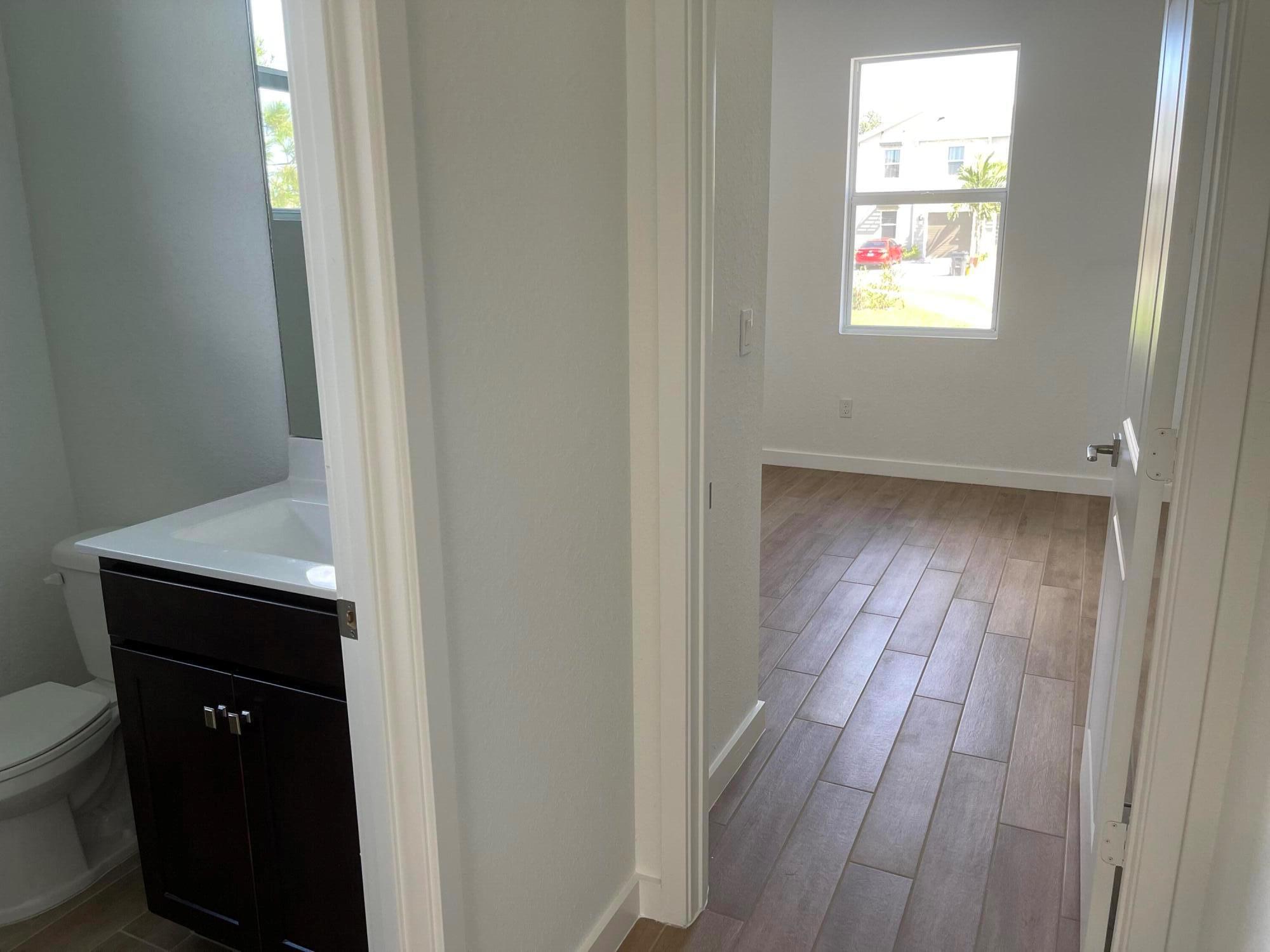 TOWN COMMONS PUD REPLAT - Residential Lease