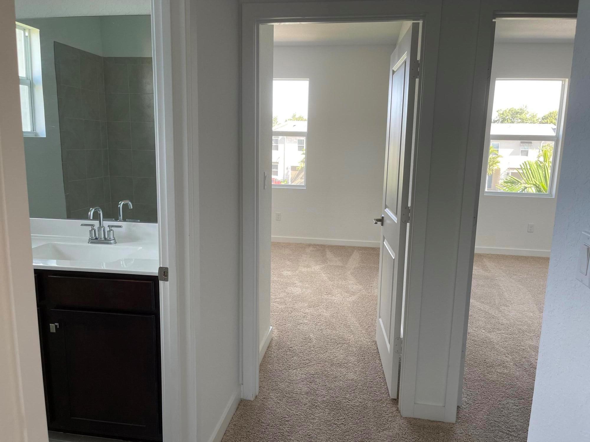 TOWN COMMONS PUD REPLAT - Residential Lease