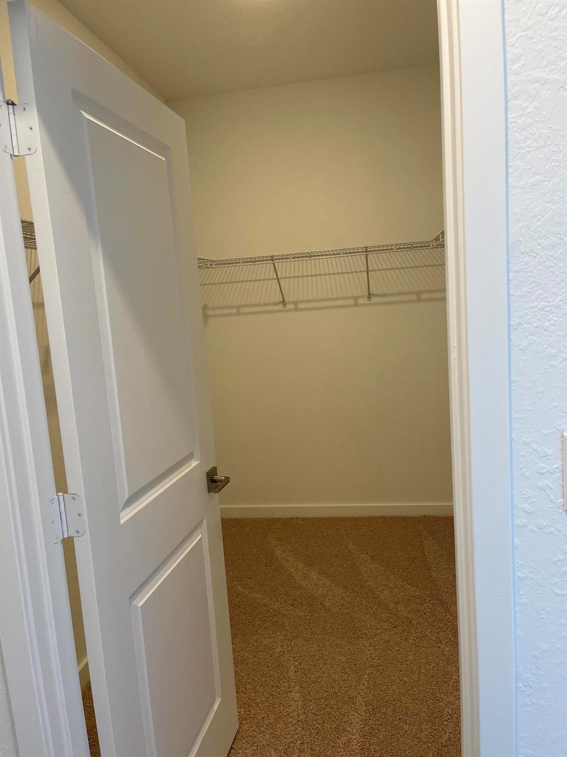 TOWN COMMONS PUD REPLAT - Residential Lease