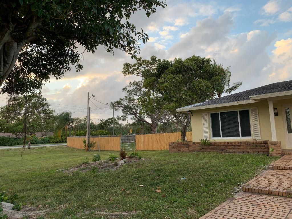 Photo of 7086 Lawrence Road, Boynton Beach, FL 33436 (MLS # R11141603)