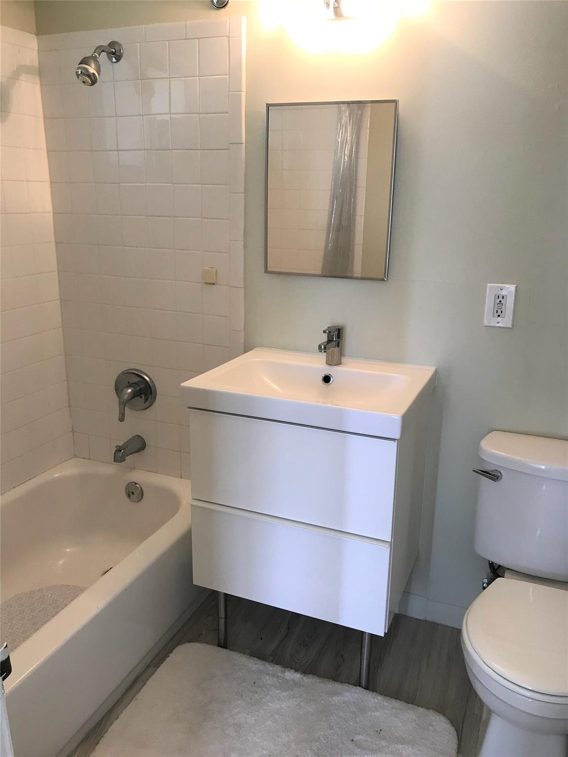 1100 NE 18th Ct 1-8
