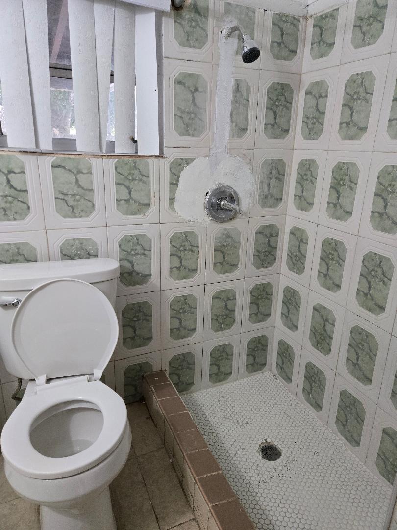 BISCAYNE GARDENS SEC F PART 2 - Residential Lease