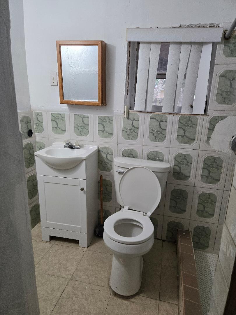 BISCAYNE GARDENS SEC F PART 2 - Residential Lease