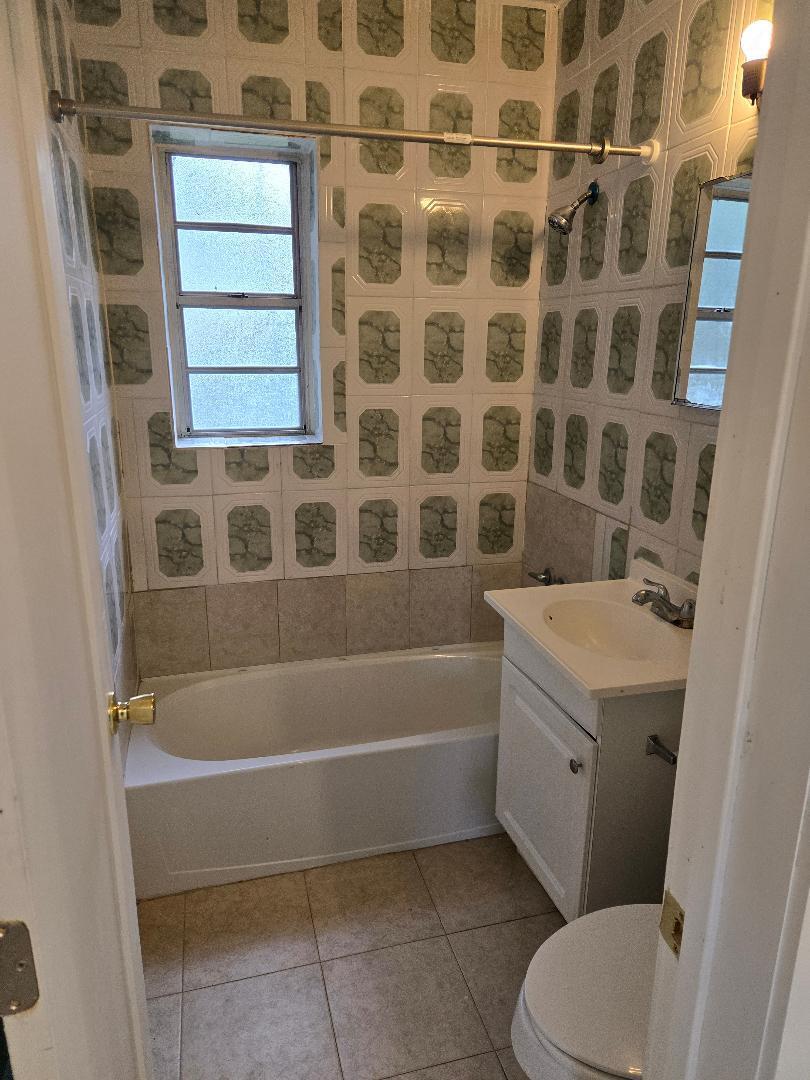 BISCAYNE GARDENS SEC F PART 2 - Residential Lease