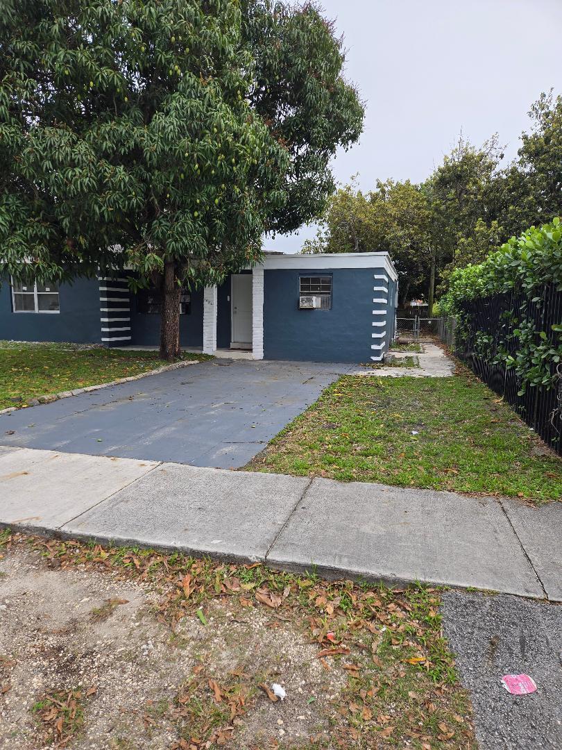 BISCAYNE GARDENS SEC F PART 2 - Residential Lease