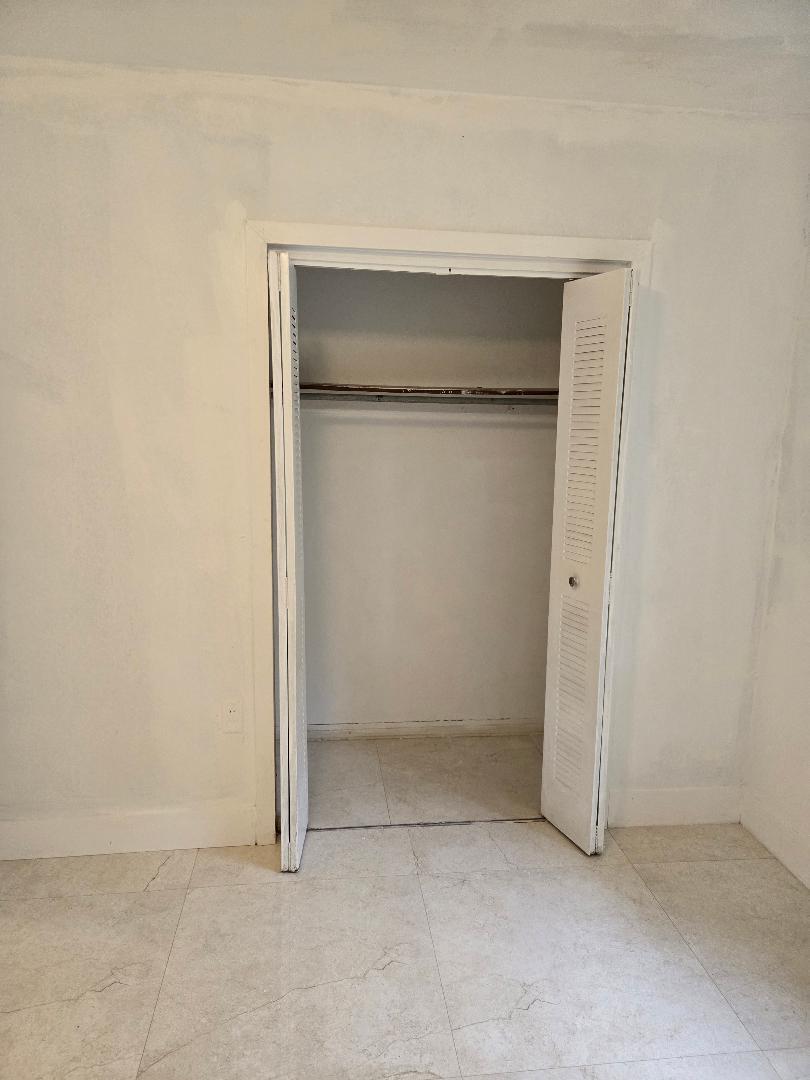 BISCAYNE GARDENS SEC F PART 2 - Residential Lease